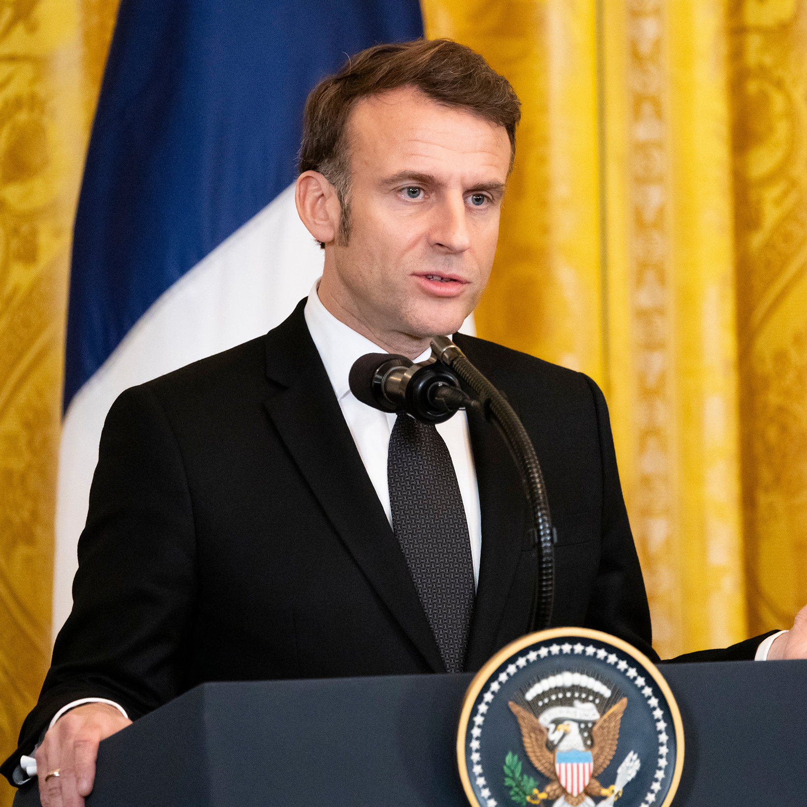 マクロン仏大統領と瓜二つの弟、ローラン・マクロンって？