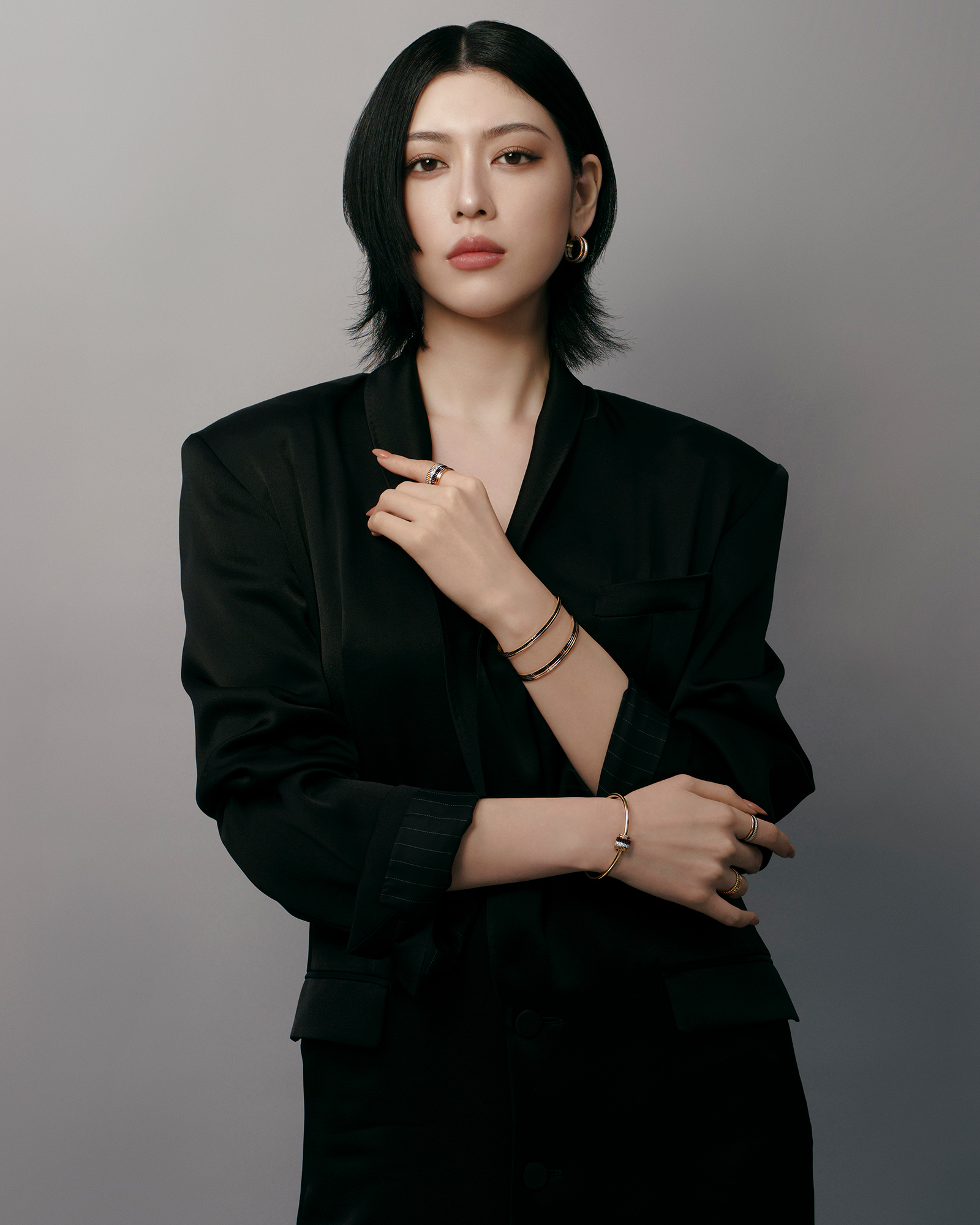新たな人生の幕開けとともに。三吉彩花がブシュロンのフレンドに就任。