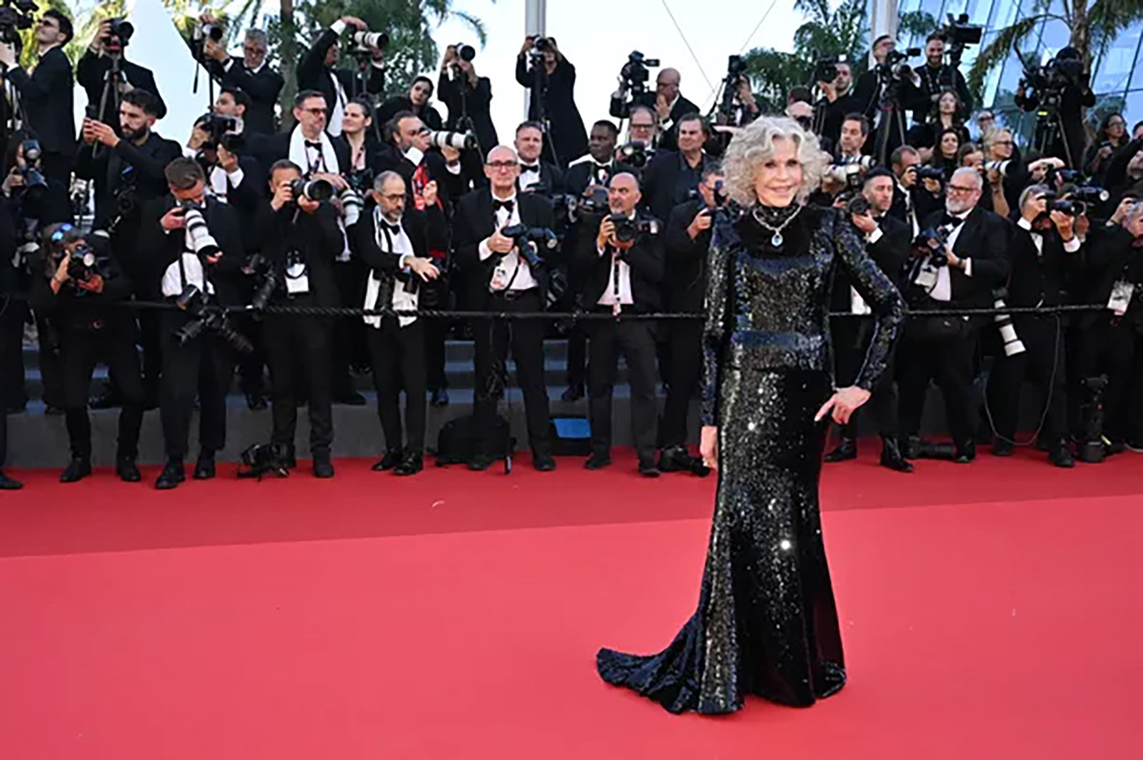 ジェーン・フォンダ、カンヌ国際映画祭のレッドカーペットにて。