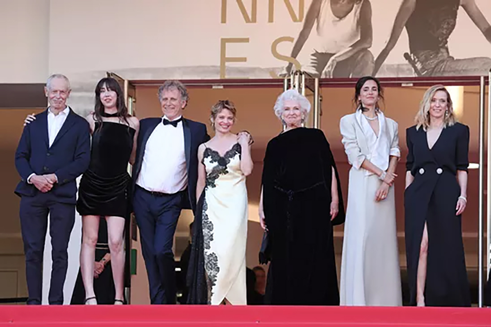 カンヌ国際映画祭で、映画『La Vie d’une femme』チームが勢揃い