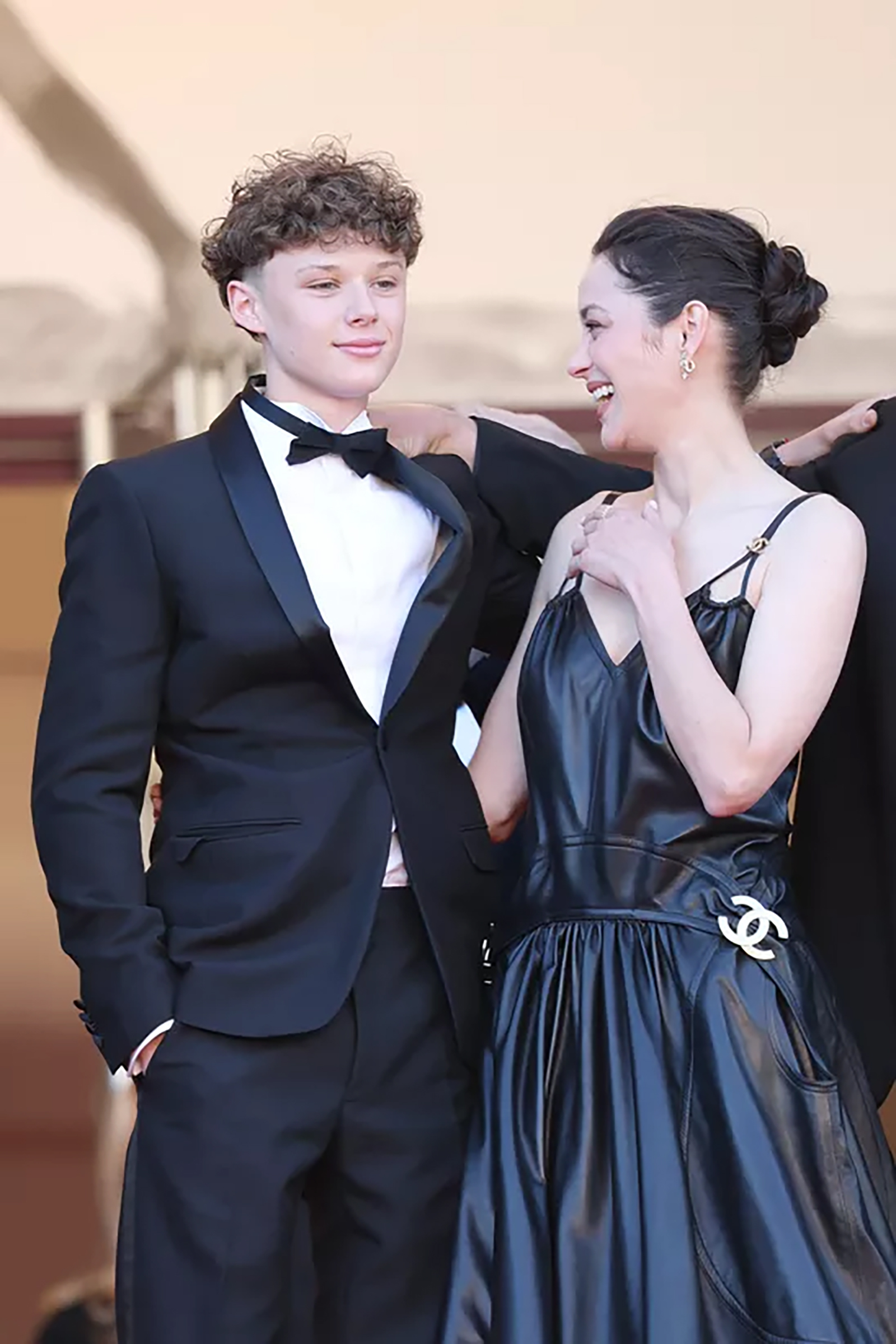第79回カンヌ国際映画祭での、マリオン・コティヤールと息子のマルセル・カネ