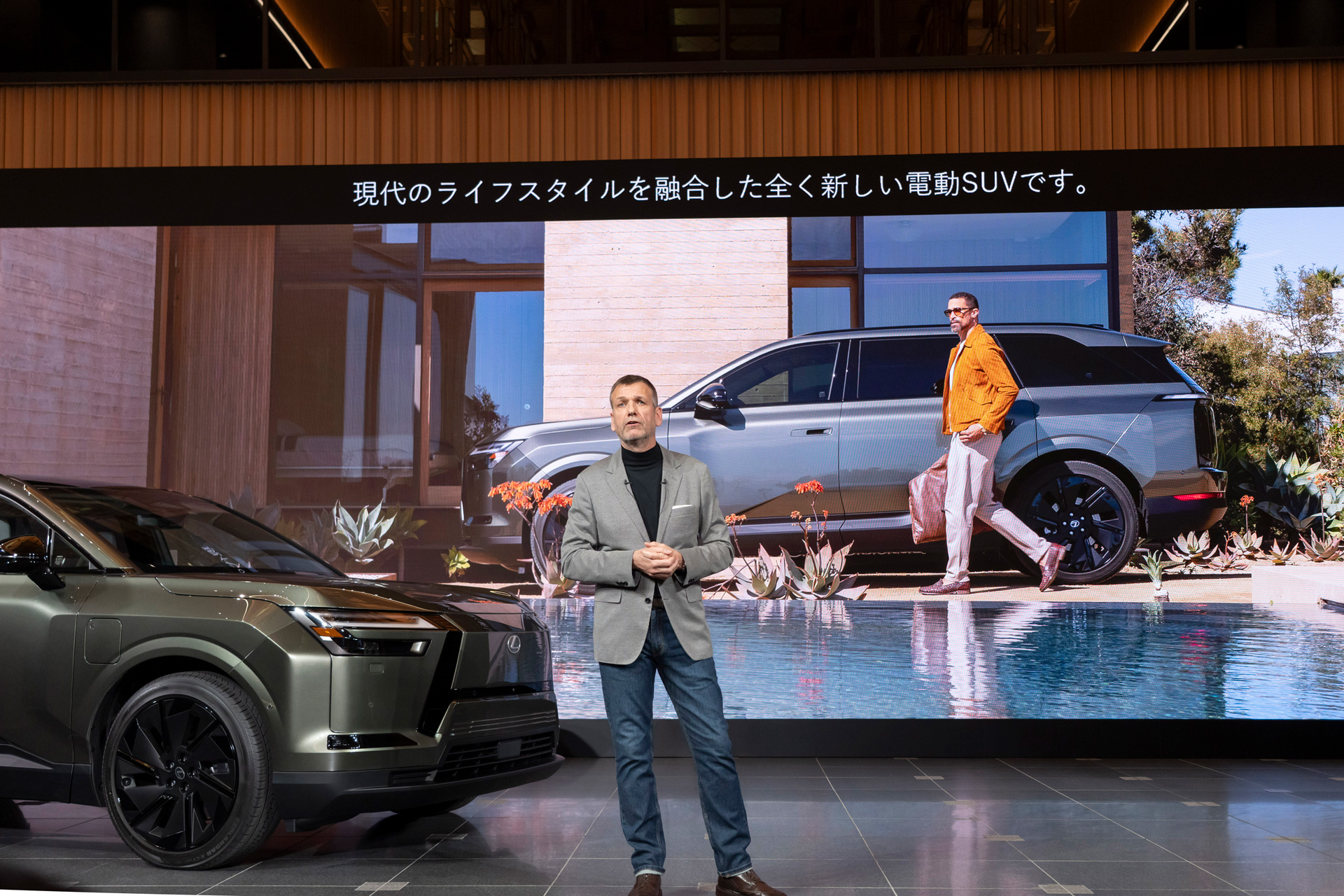 260518_lexus_shimoyama_0 | madameFIGARO.jp(フィガロジャポン) LEXUS「TZ」のプレゼンテーションを行うChief Branding Officerのサイモン・ハンフリーズ