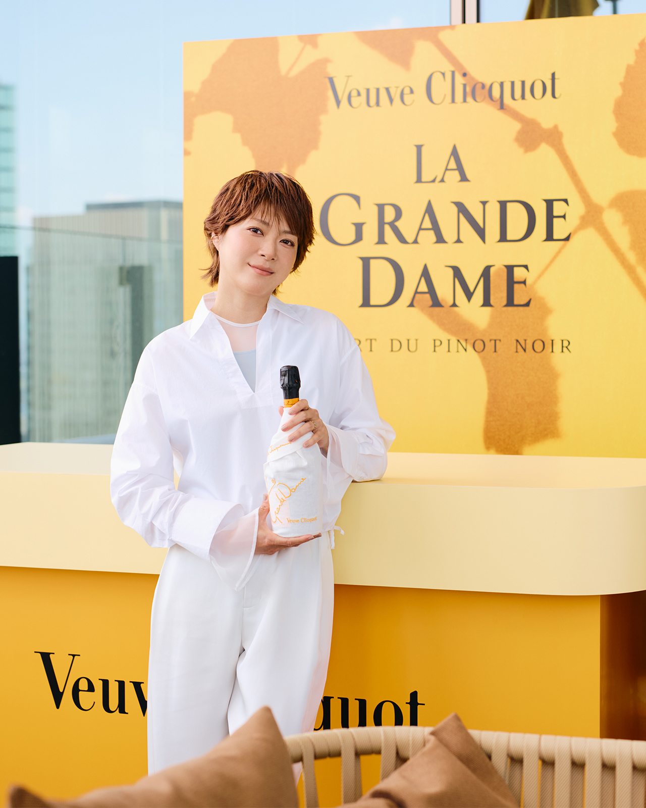 上野樹里がリュクスなピクニックを堪能！ ヴーヴ・クリコが彩る素敵な休日。