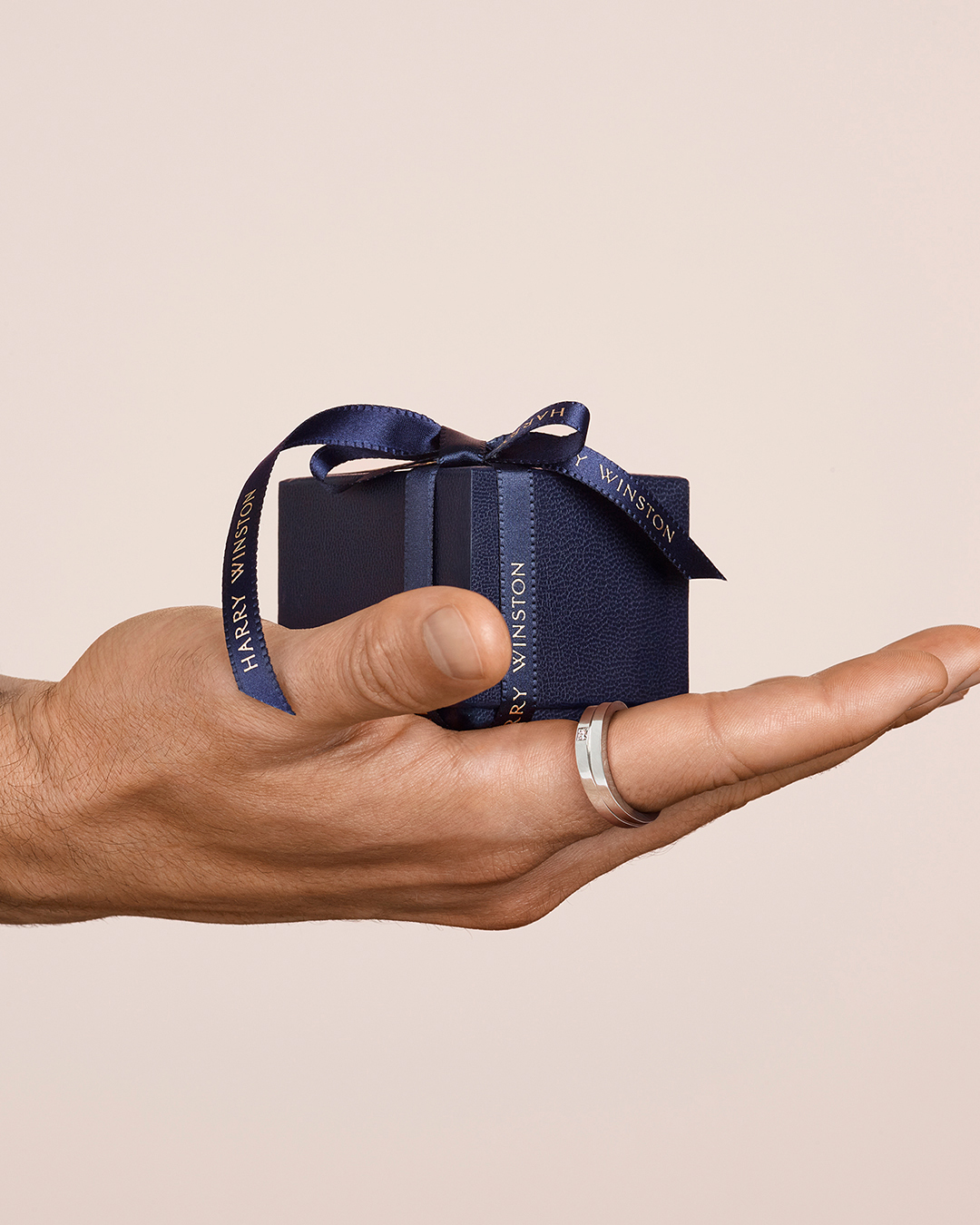 260521-harrywinston-03 | madameFIGARO.jp(フィガロジャポン)