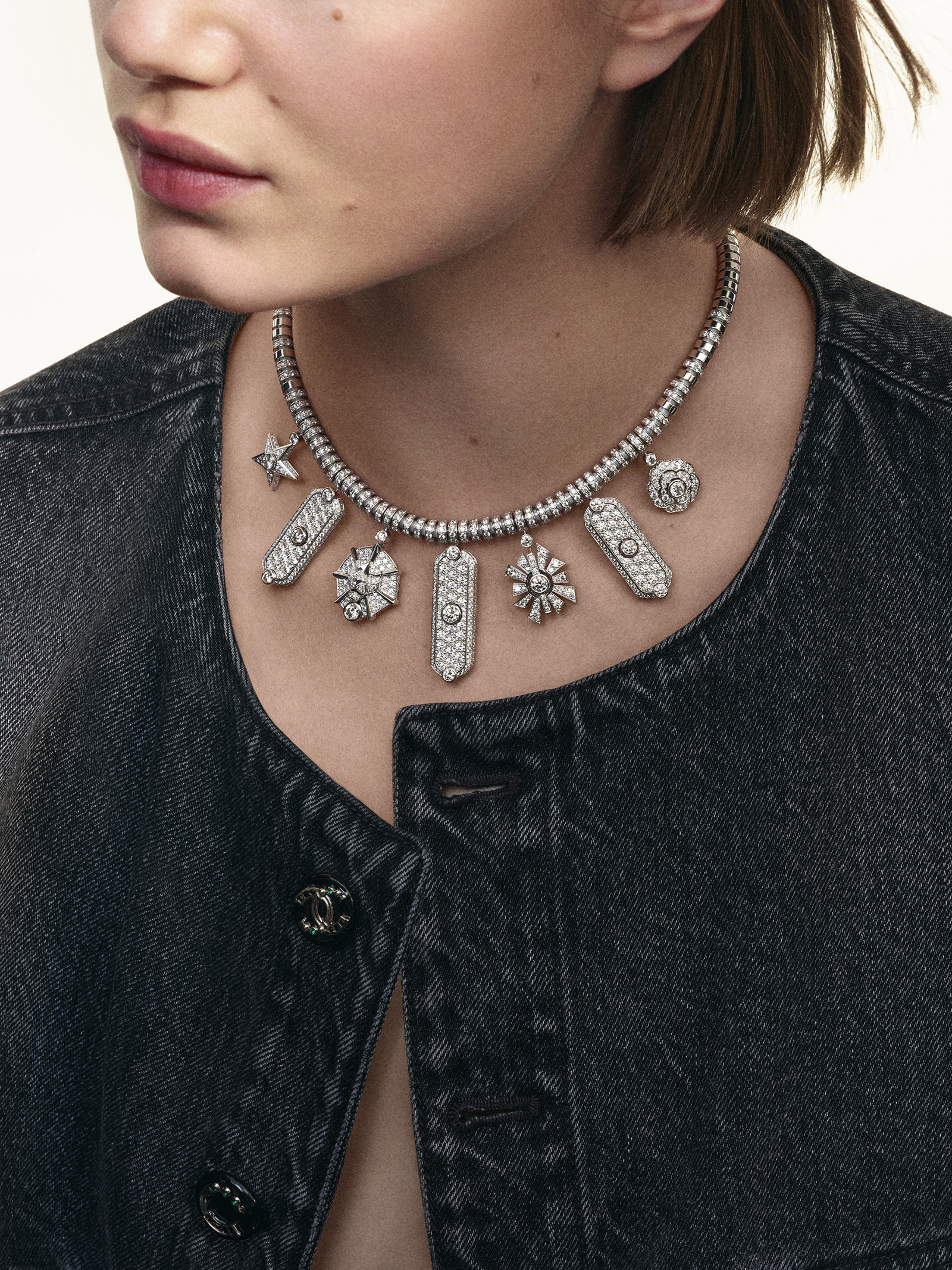 260528-chanel-high-jewelry-06 | madameFIGARO.jp(フィガロジャポン)