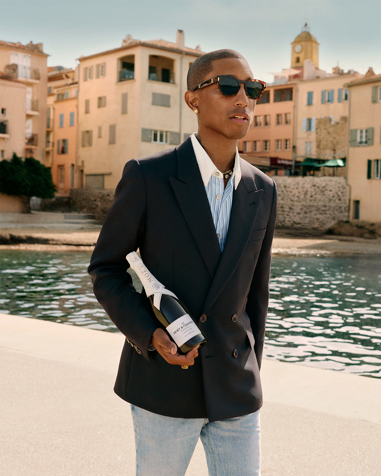 氷を入れて乾杯！ モエ・エ・シャンドン×ファレル・ウィリアムスの限定デザインボトルでフレンチシックな夏を体験。