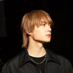 俳優、M!LKの佐野勇斗が、ニューヨークへ。グッチのショーに初参加。