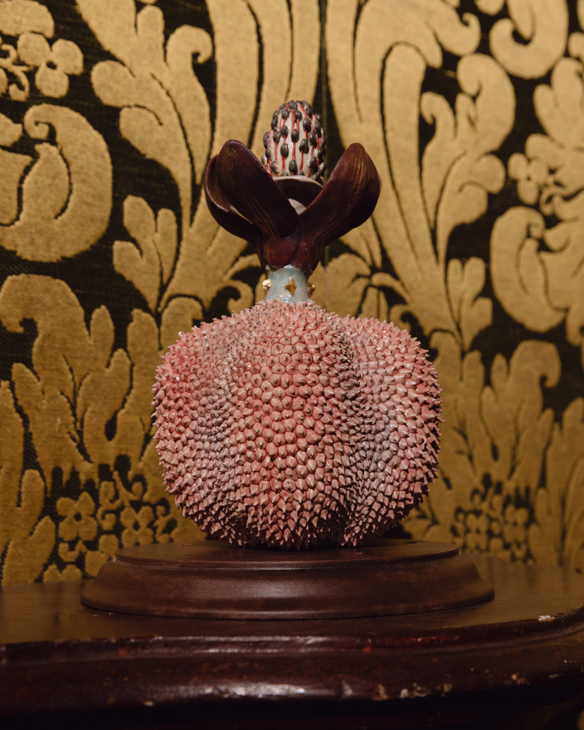 05_GC_FONDAZIONE DVN_PH MATTEO DE MAYDA | madameFIGARO.jp(フィガロジャポン) 栗原かおりによる陶芸作品