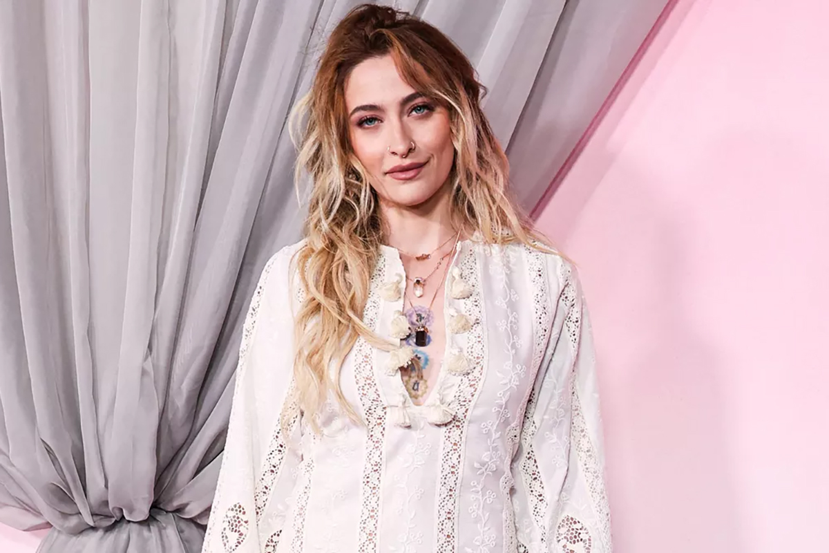 本当にひどい振る舞い」マイケル・ジャクソンの娘が、アルコール依存と