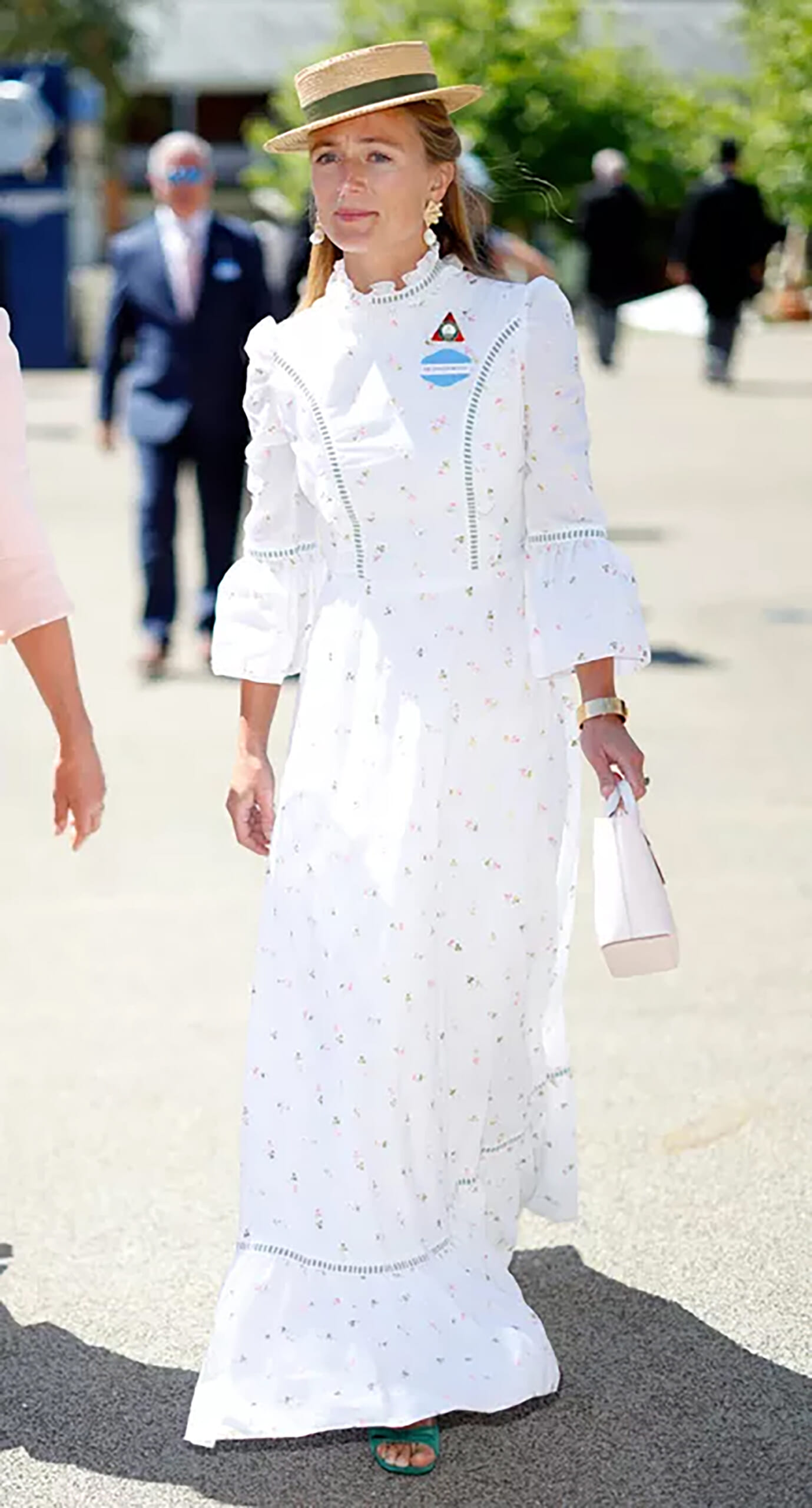 20260619_alizee_thevenet_royal_ascot_fashion_01jpgmain | madameFIGARO.jp(フィガロジャポン) ロイヤルアスコットでのアリゼ・テヴネ