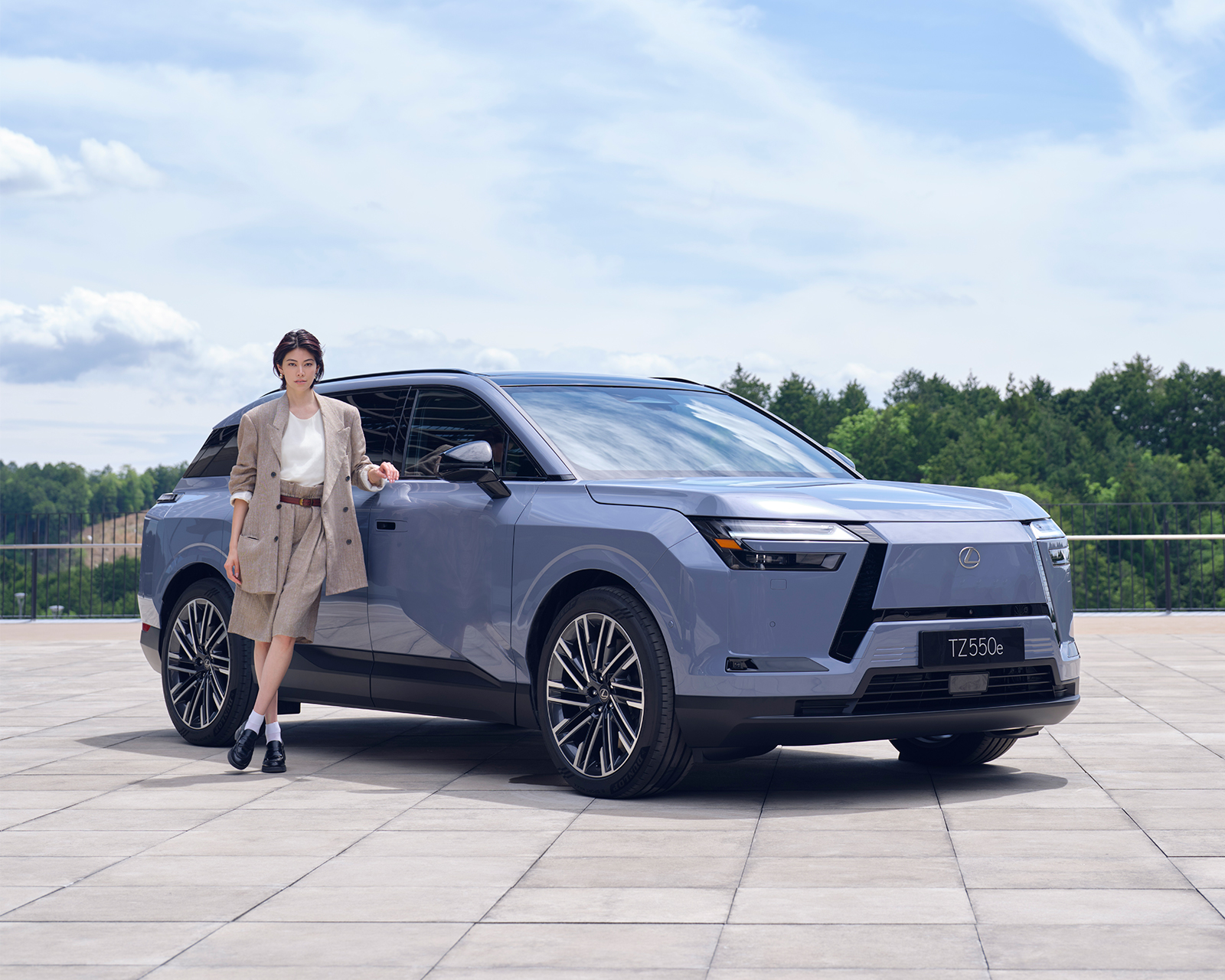 260525-hikari-mori-01 | madameFIGARO.jp(フィガロジャポン) LEXUSが新たに発表した電動SUVの「TZ」と、モデル森星