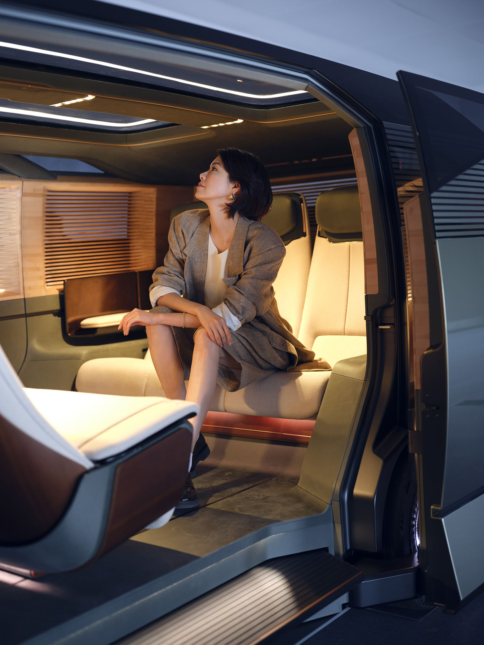 260525-hikari-mori-05 | madameFIGARO.jp(フィガロジャポン) LEXUS「LS Concept」の内装と森星