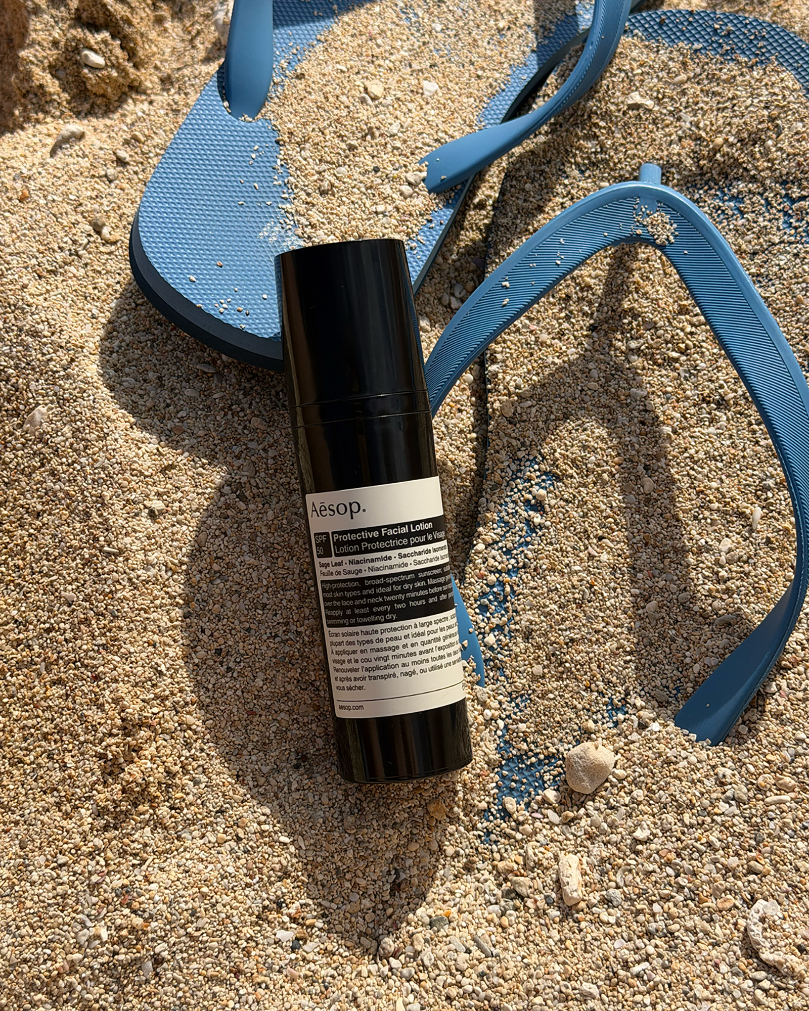 260615-aesop-suncrem | madameFIGARO.jp(フィガロジャポン) プロテクティブ フェイシャル ローション SPF50¥8,800/イソップの写真