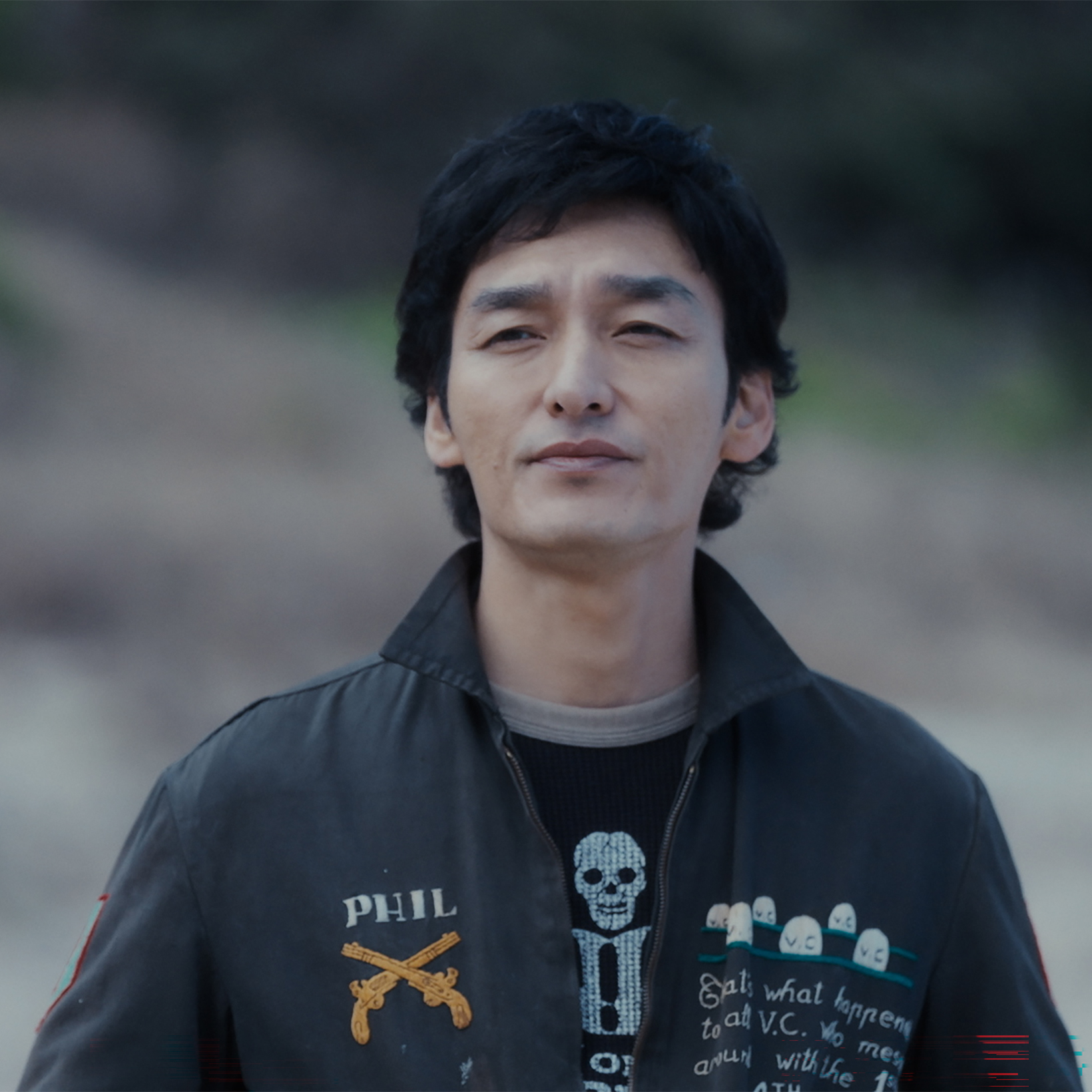 「いちばん緊張する共演者は吾郎さんと慎吾ちゃん」草彅剛、映画『バナ穴 BANA_ANA』で再確認した3人の関係性。