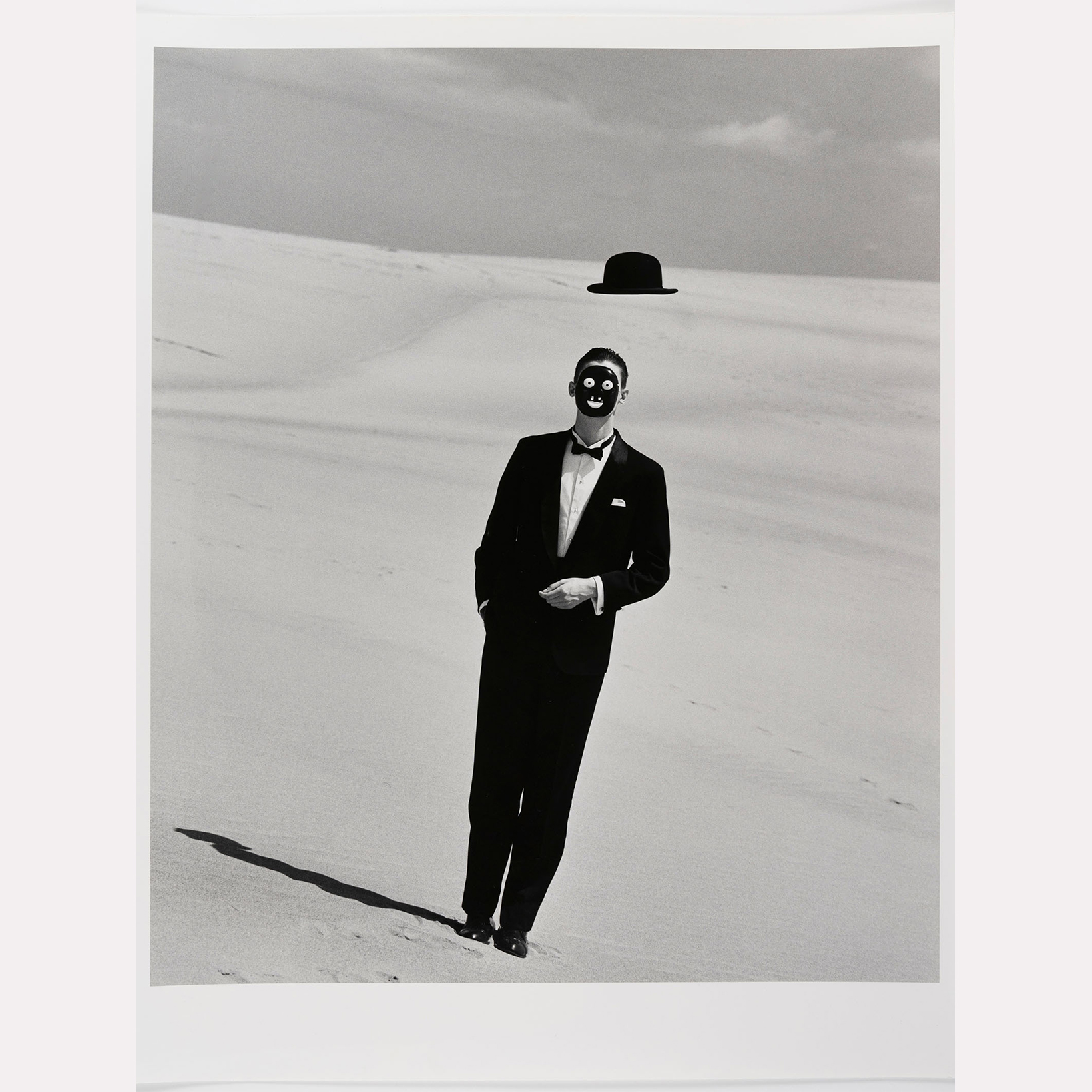 初公開作品も！ 新宿 北村写真機店が、巨匠・植田正治氏の魅力を再発見する写真展を開催。
