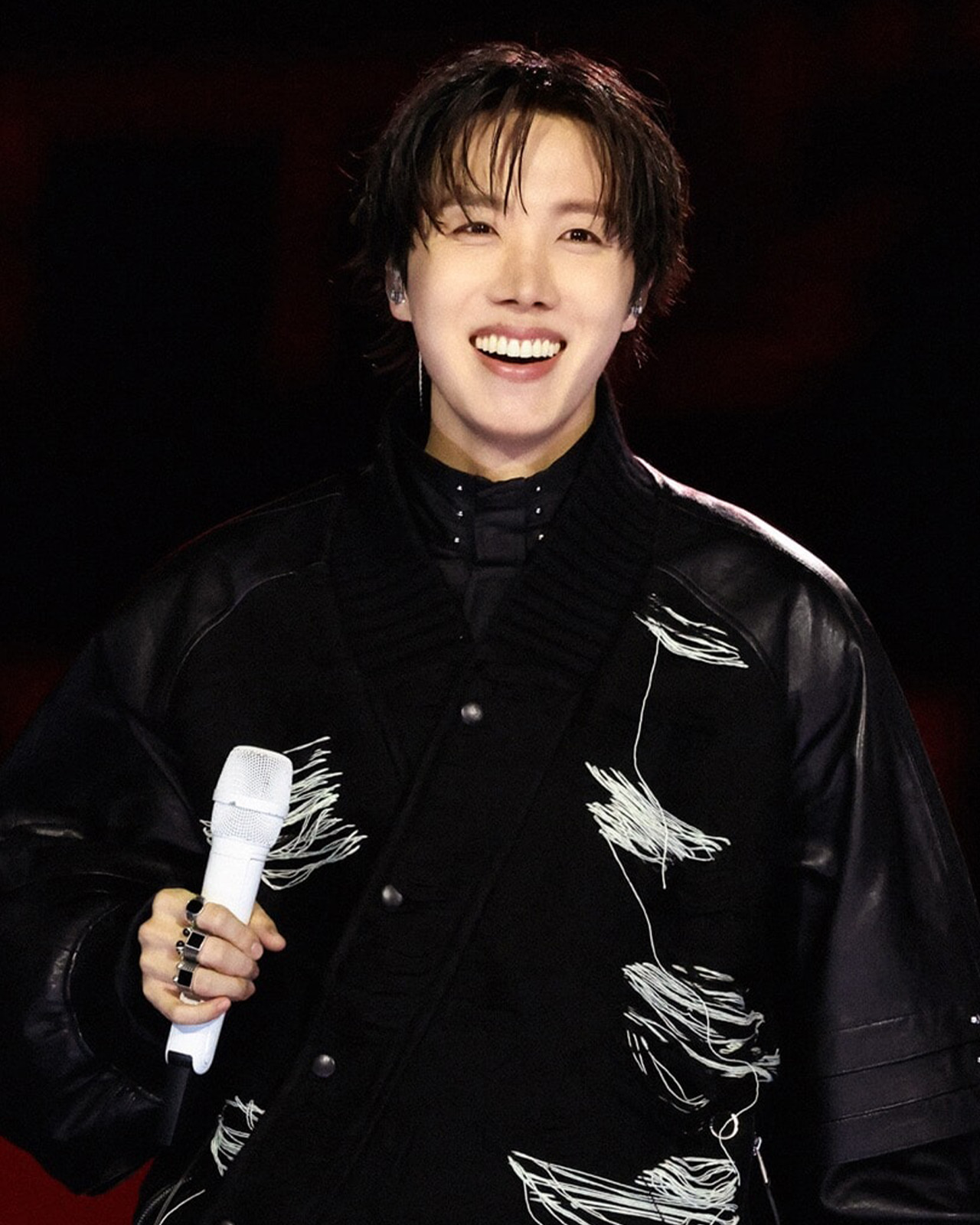bts-jhope-12 | madameFIGARO.jp(フィガロジャポン)