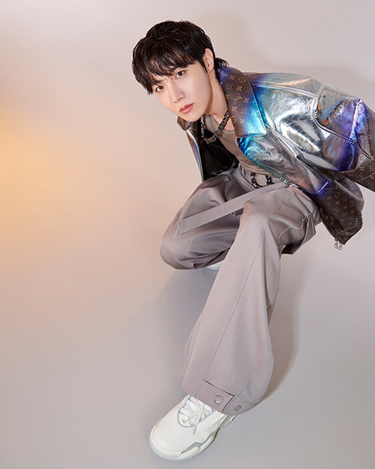 bts-jhope-6 | madameFIGARO.jp(フィガロジャポン)