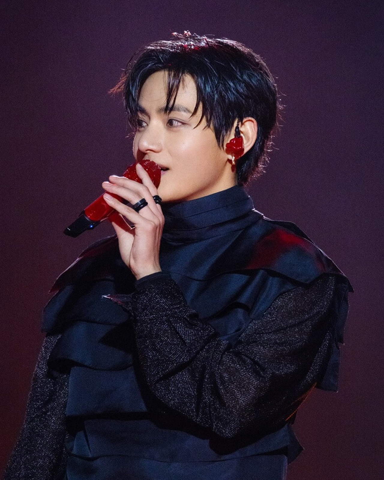 bts-v-13 | madameFIGARO.jp(フィガロジャポン)