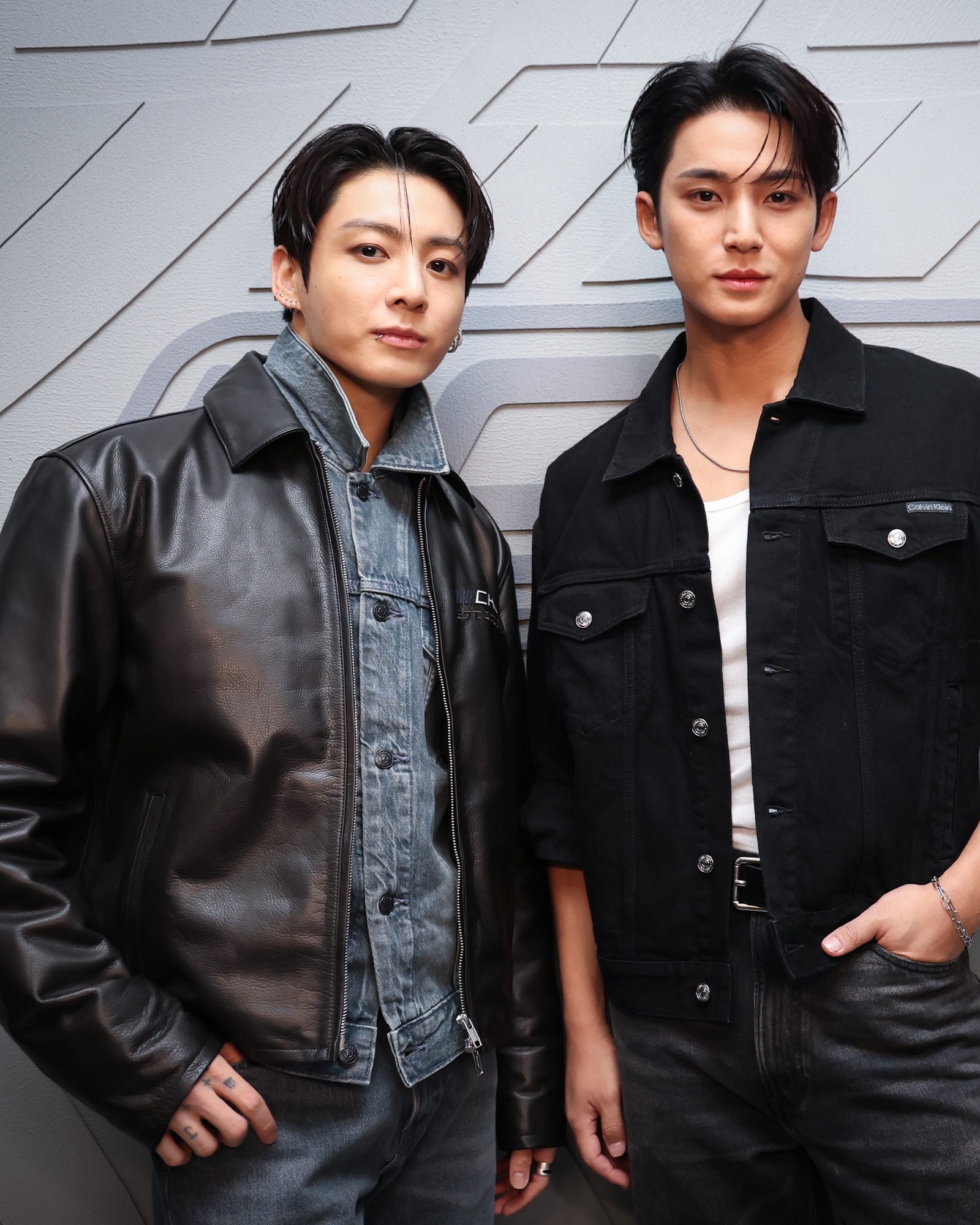 【BTS Jung Kook】ジョングクとミンギュ、大人の色香漂うデニムスタイルで原宿に降臨。
