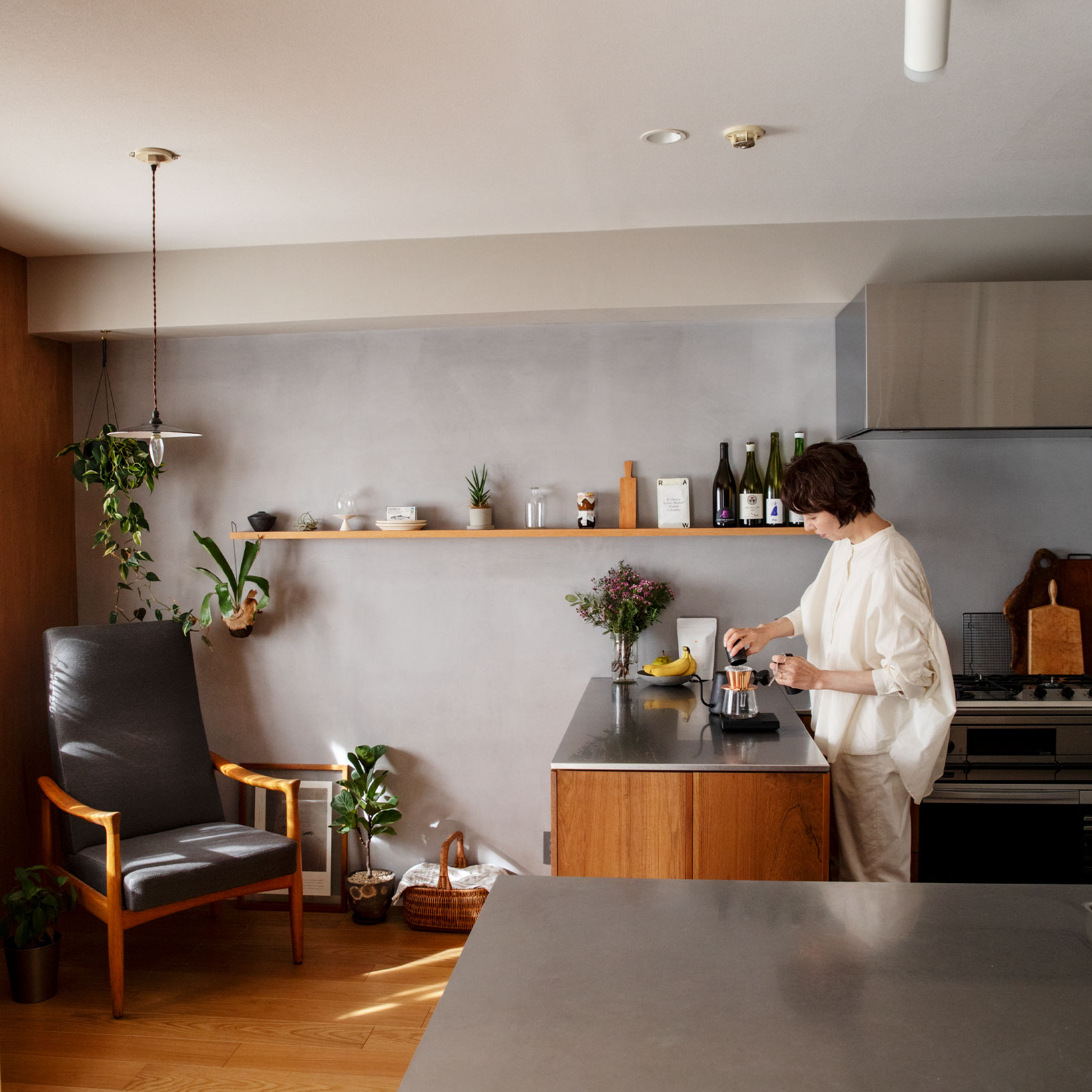 【家のビフォーアフター】日本のマンションでもここまで素敵に！ キッチンが主役、大きな窓から光が差し込む住まいへ。