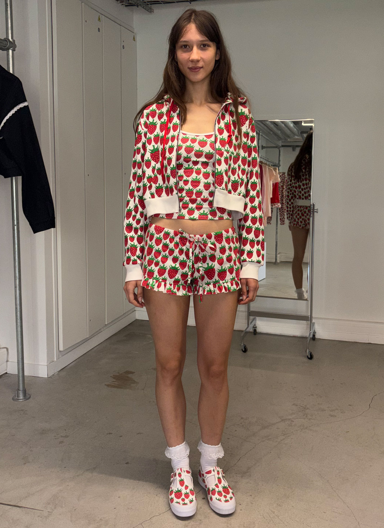260701-snapoftheweek-02 | madameFIGARO.jp(フィガロジャポン) ドーバー ストリート マーケット パリのショールームにて。