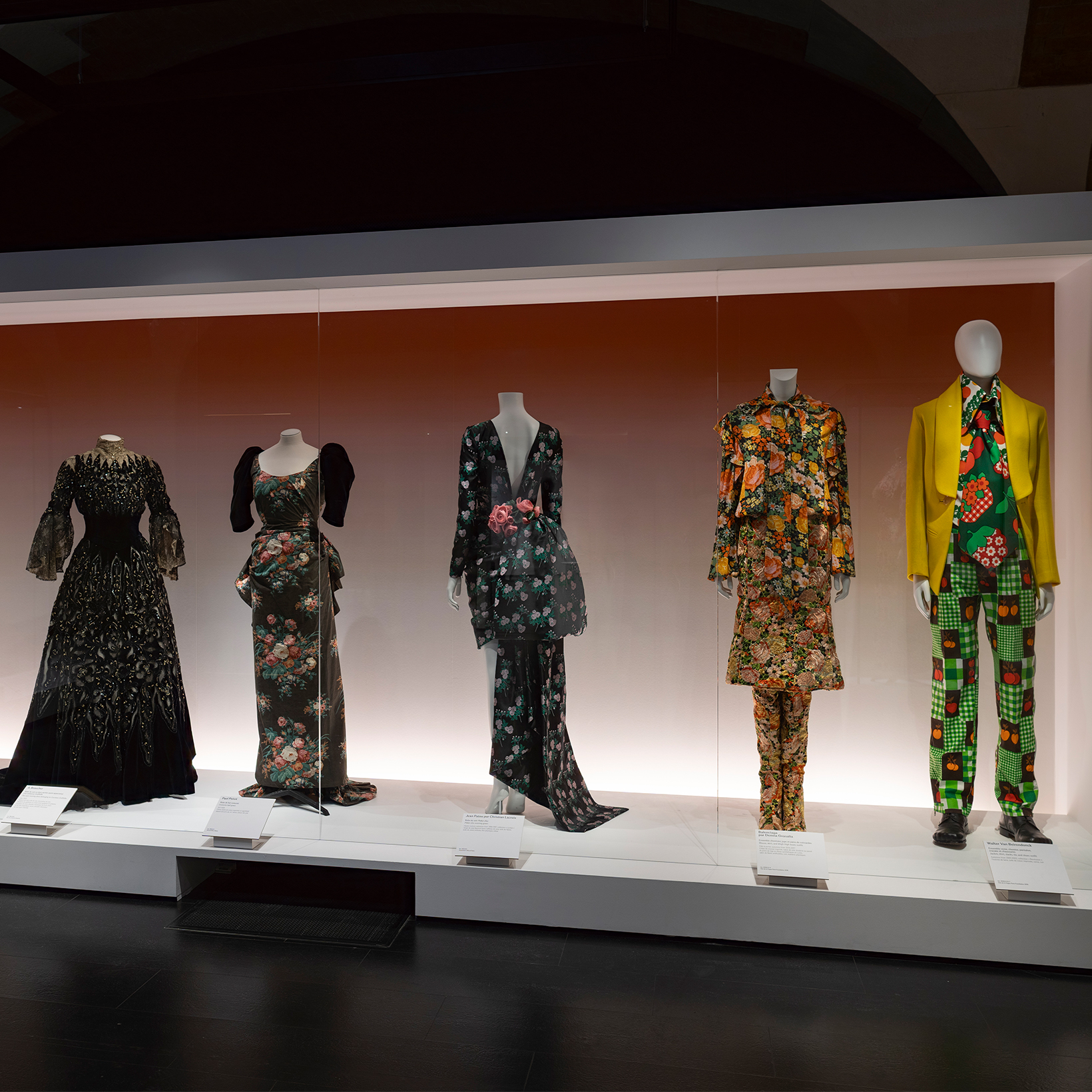 バケ・モリニエも紹介、モードの職人技に触れる展覧会。【アールドゥヴィーヴルへの招待】