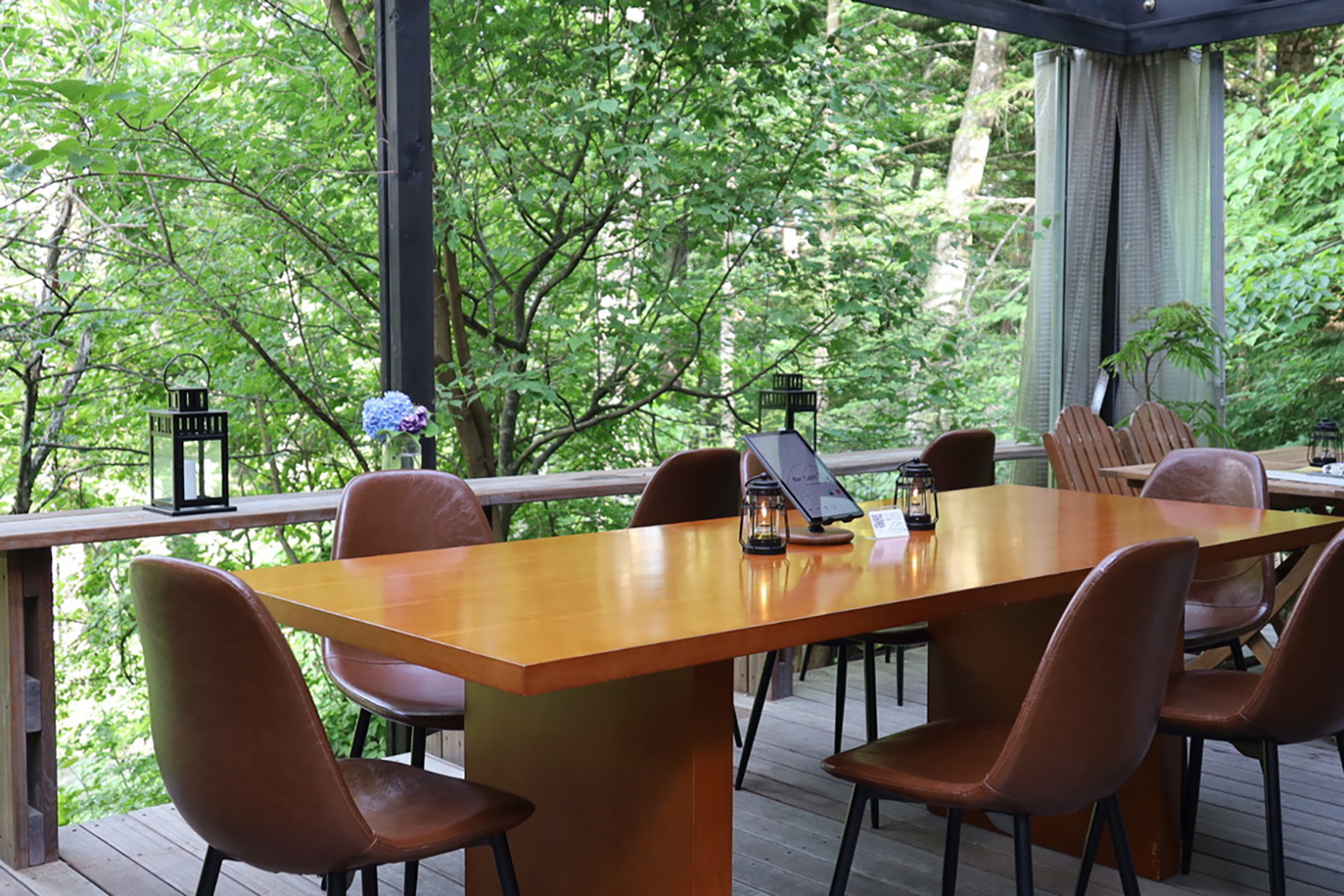 260722-karuizawa-recommend-by-fashionPR-06 | madameFIGARO.jp(フィガロジャポン) 愛犬同伴 室内席