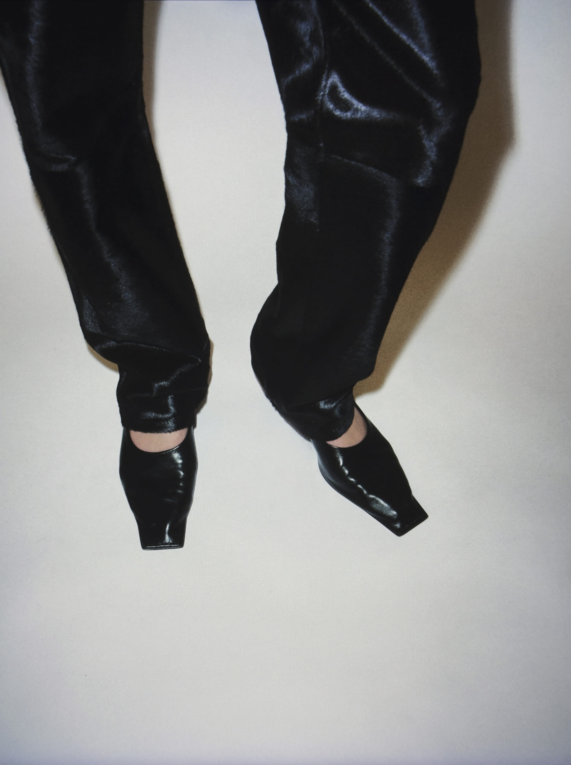 KHAITE_P26_LOOKBOOK_HANNA-TVEITE_LOOK_52_1_NK_HI-RES | madameFIGARO.jp(フィガロジャポン)