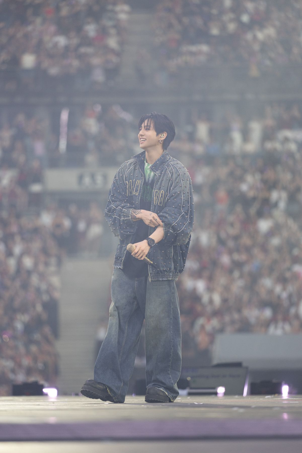 balenciaga-jungkook-4 | madameFIGARO.jp(フィガロジャポン)