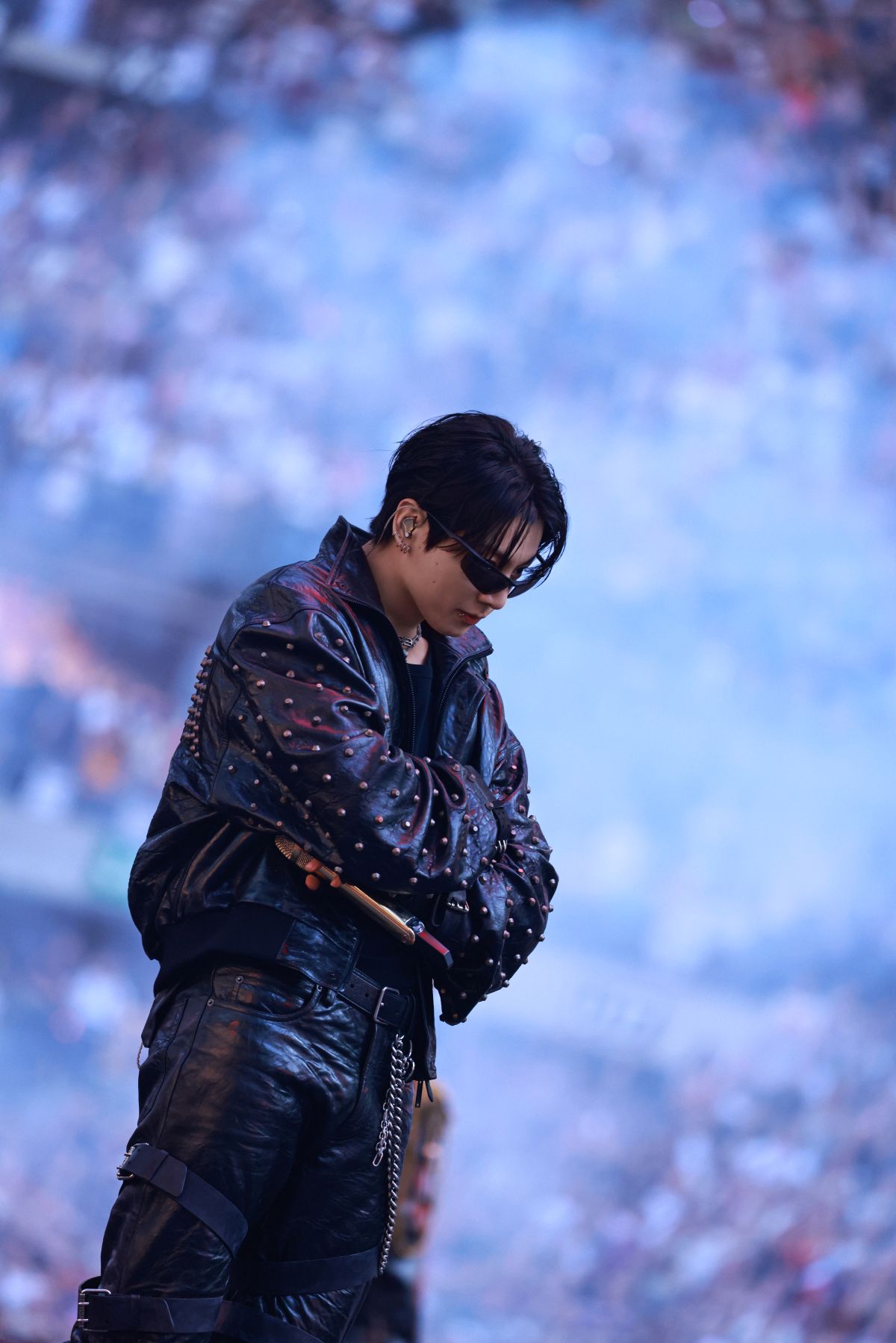 balenciaga-jungkook-7 | madameFIGARO.jp(フィガロジャポン)