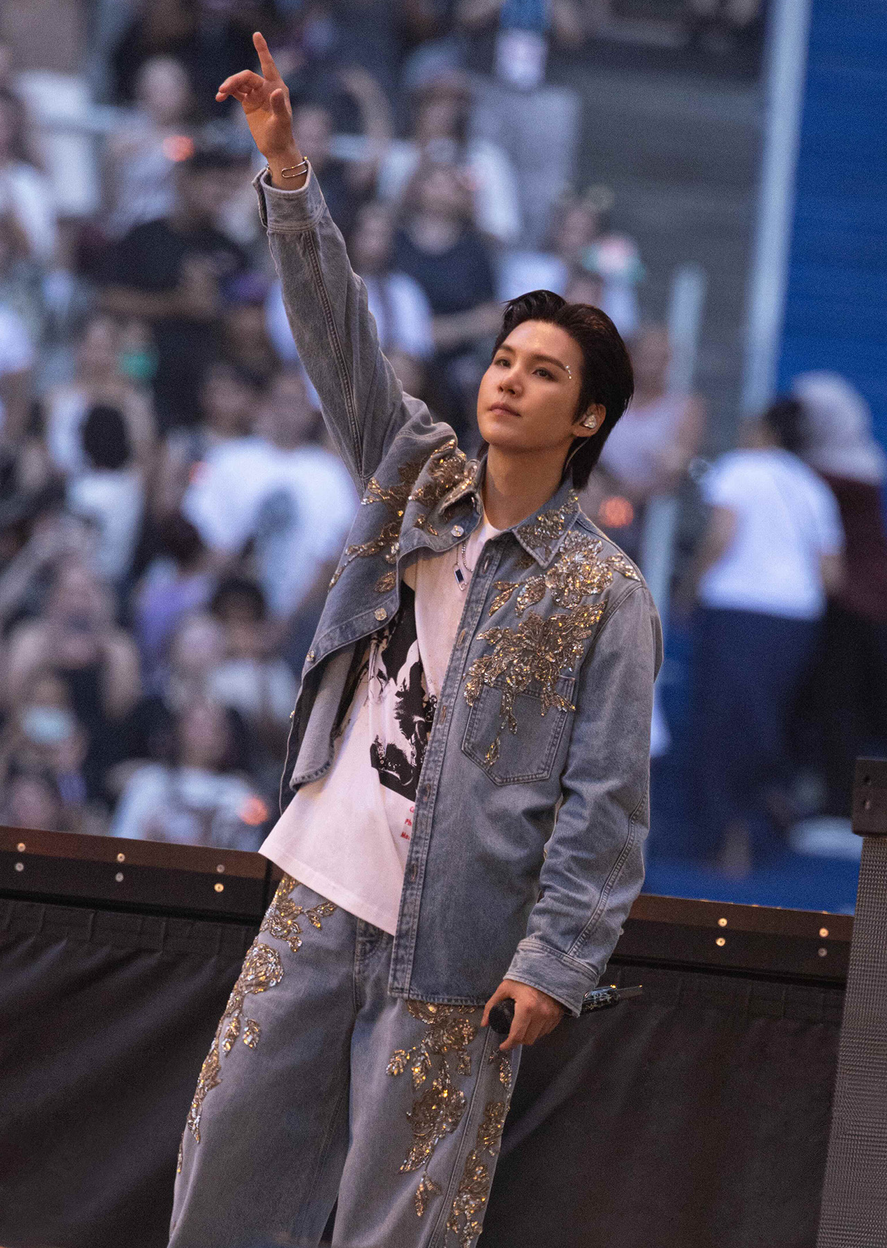 givenchy-suga-2 | madameFIGARO.jp(フィガロジャポン)