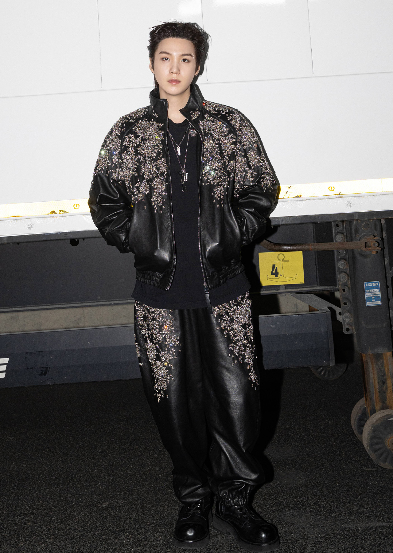 givenchy-suga-3 | madameFIGARO.jp(フィガロジャポン)