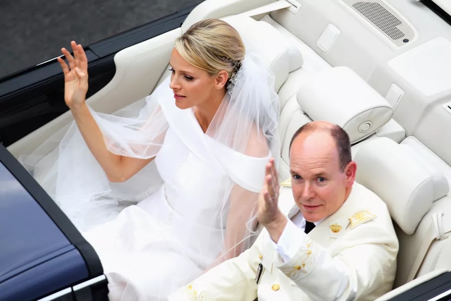 les-secrets-de-la-robe-de-mariee-d-exception-de-charlene-de-monaco_01 | madameFIGARO.jp(フィガロジャポン)
