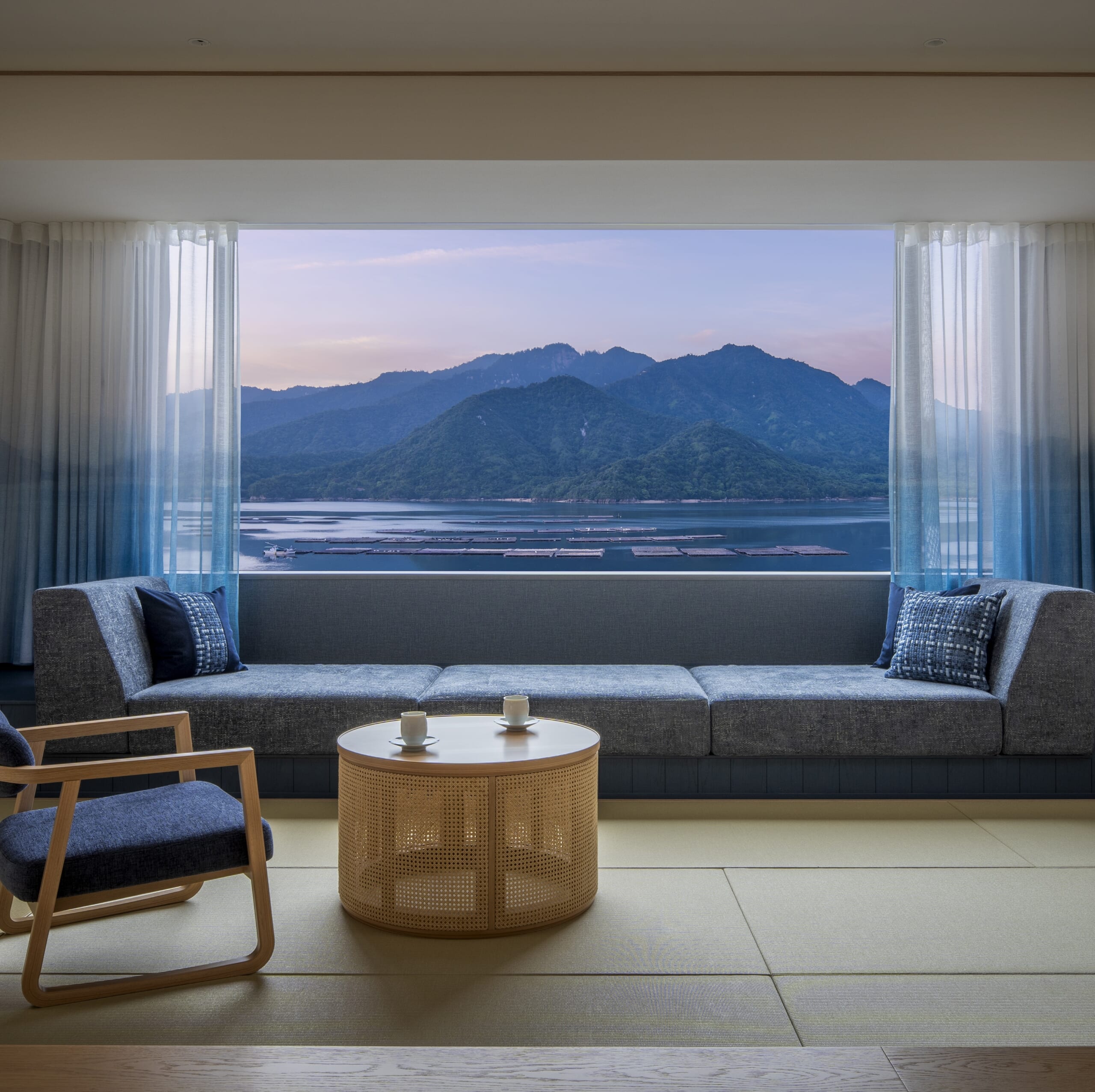 世界遺産を眺める建築にステイ。瀬戸内の絶景と古式サウナに浸る宿「界 宮島」が誕生。
