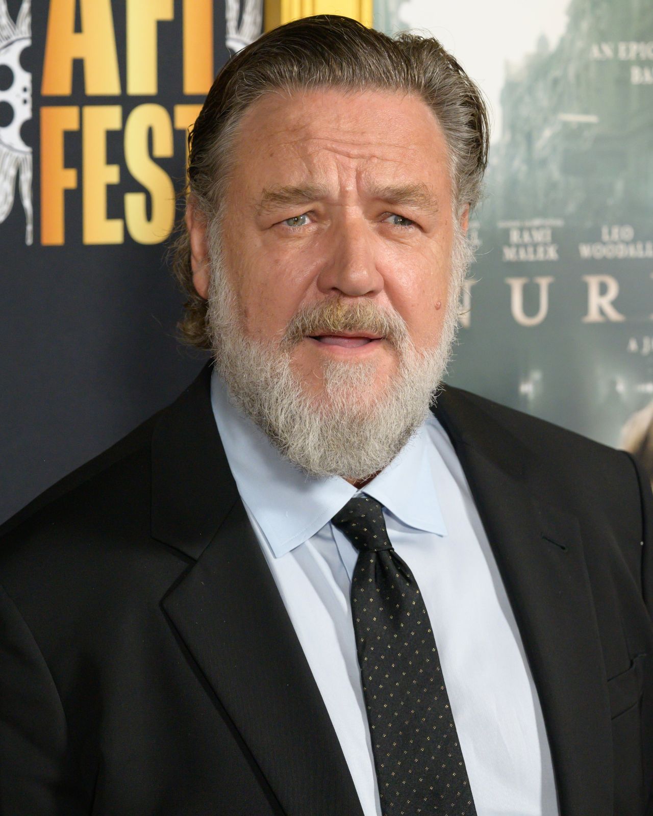 260810-russell-crowe-vertical | madameFIGARO.jp(フィガロジャポン)