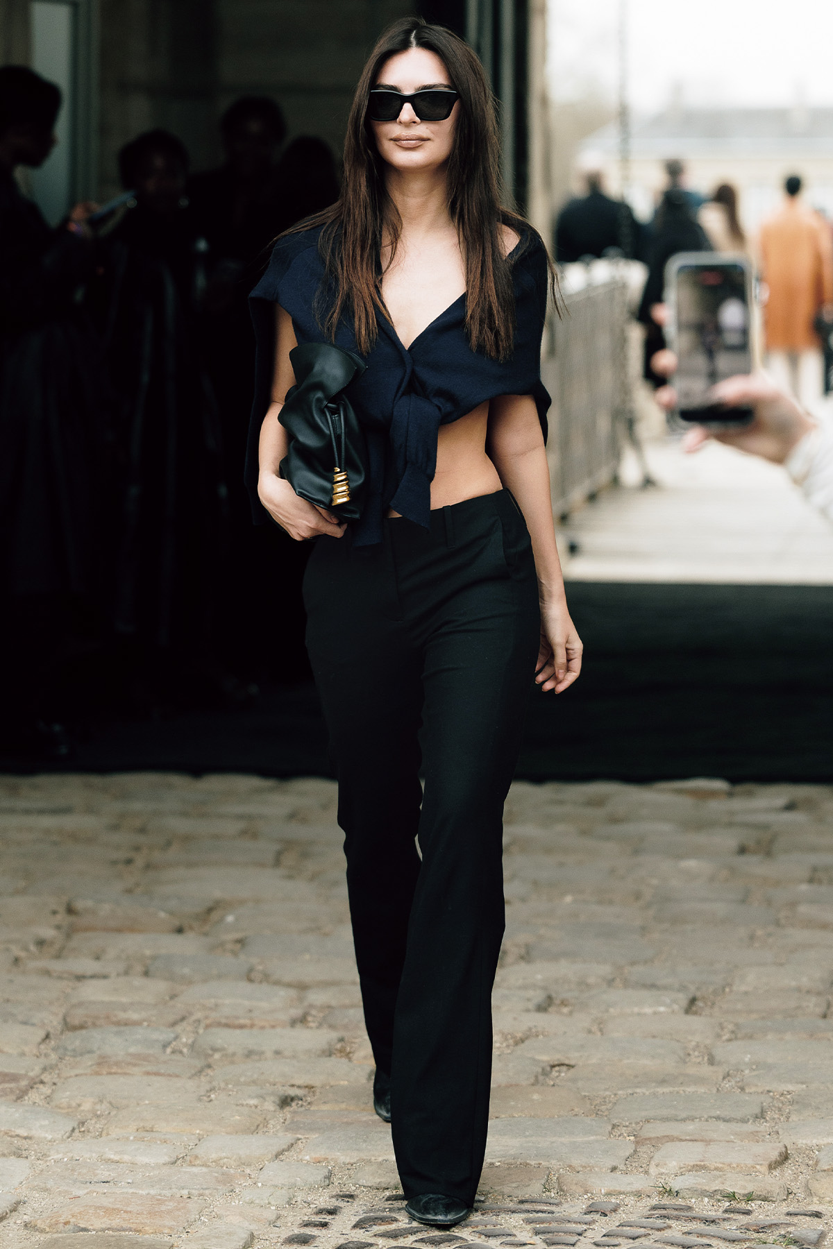 260813-narrow-pants-02 | madameFIGARO.jp(フィガロジャポン)