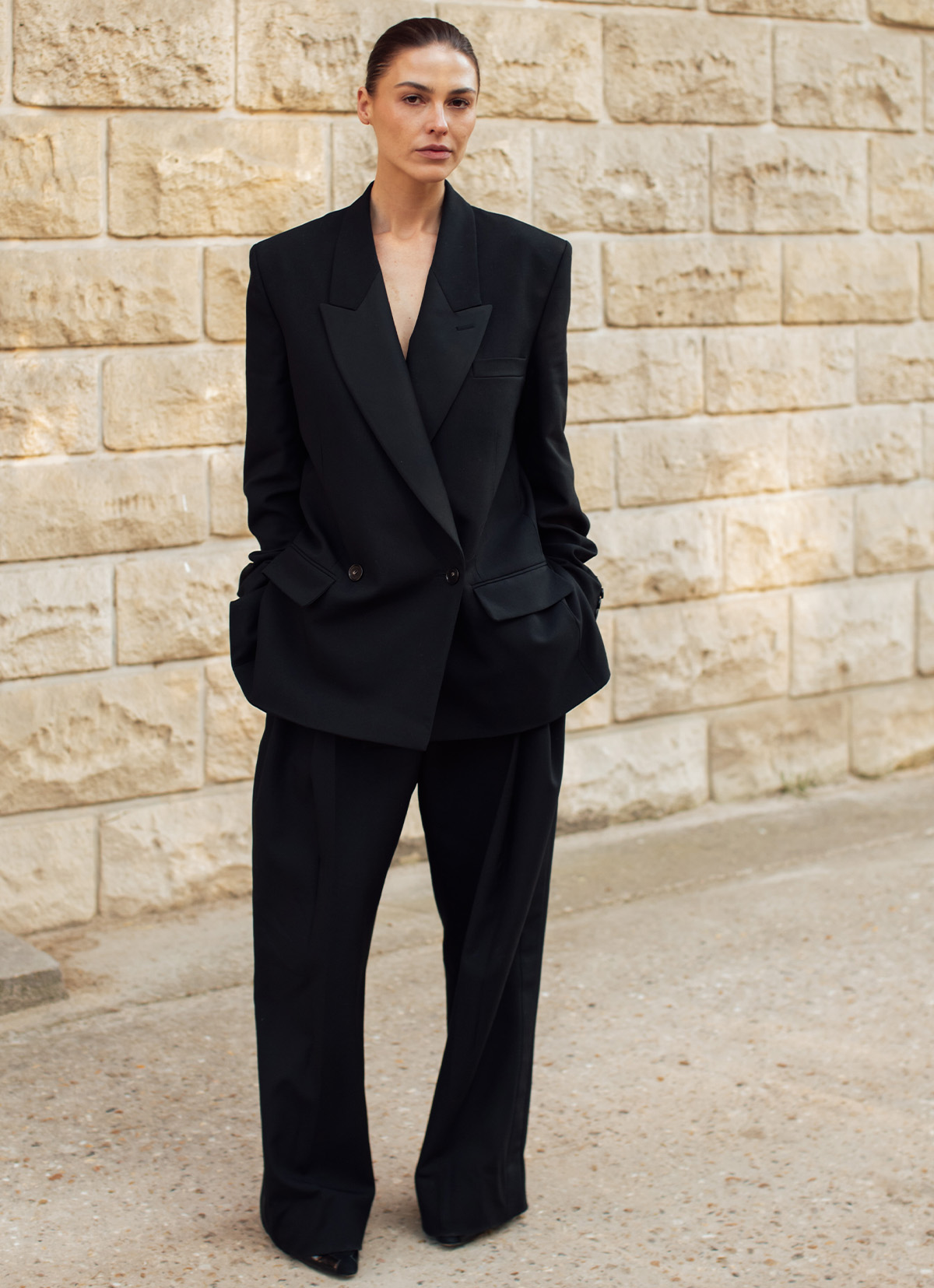 260813-officecore-05 | madameFIGARO.jp(フィガロジャポン)