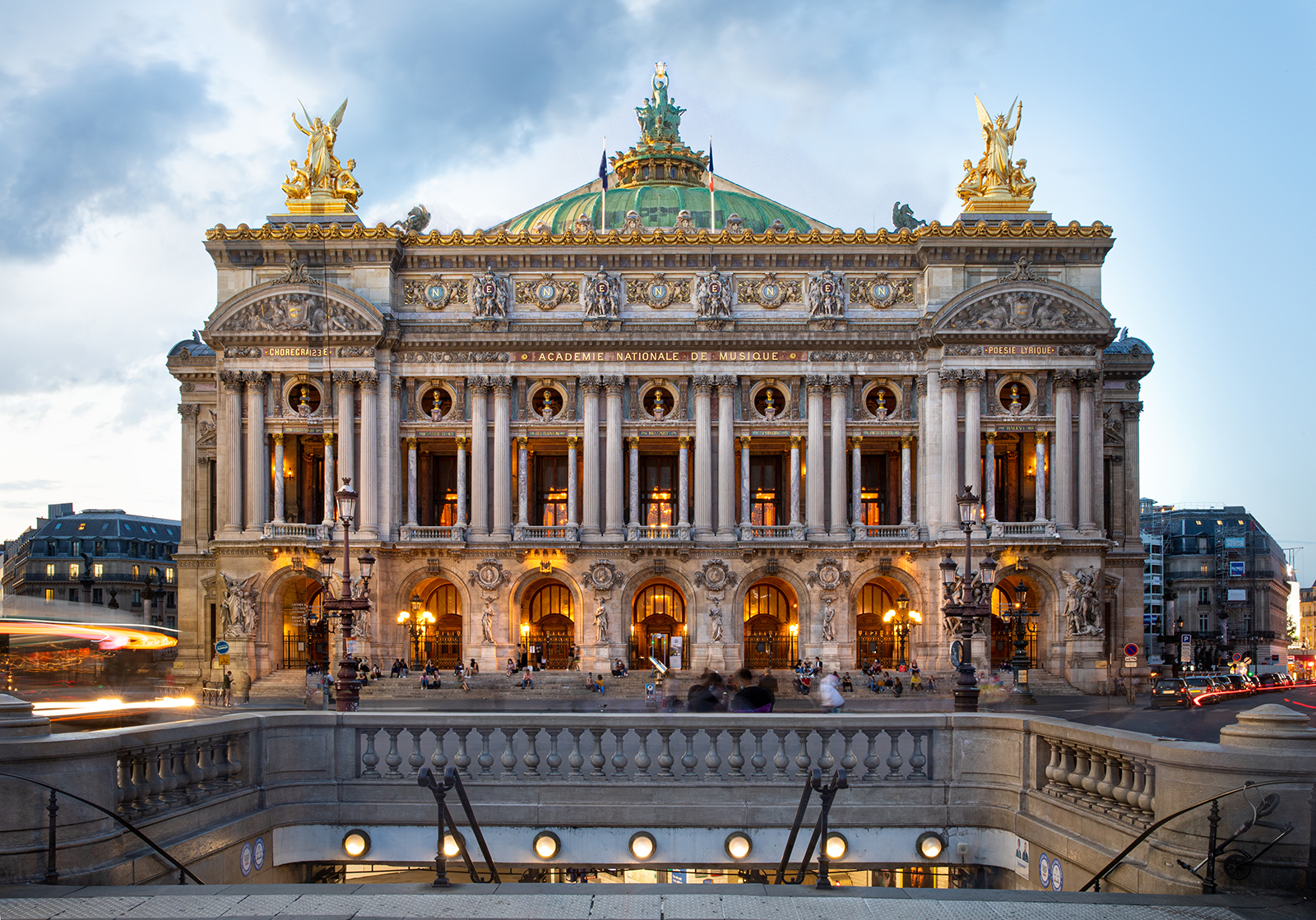 Palais Garnier Opéra national de Paris Place de lOpéra Façade Palais Garnier | madameFIGARO.jp(フィガロジャポン)