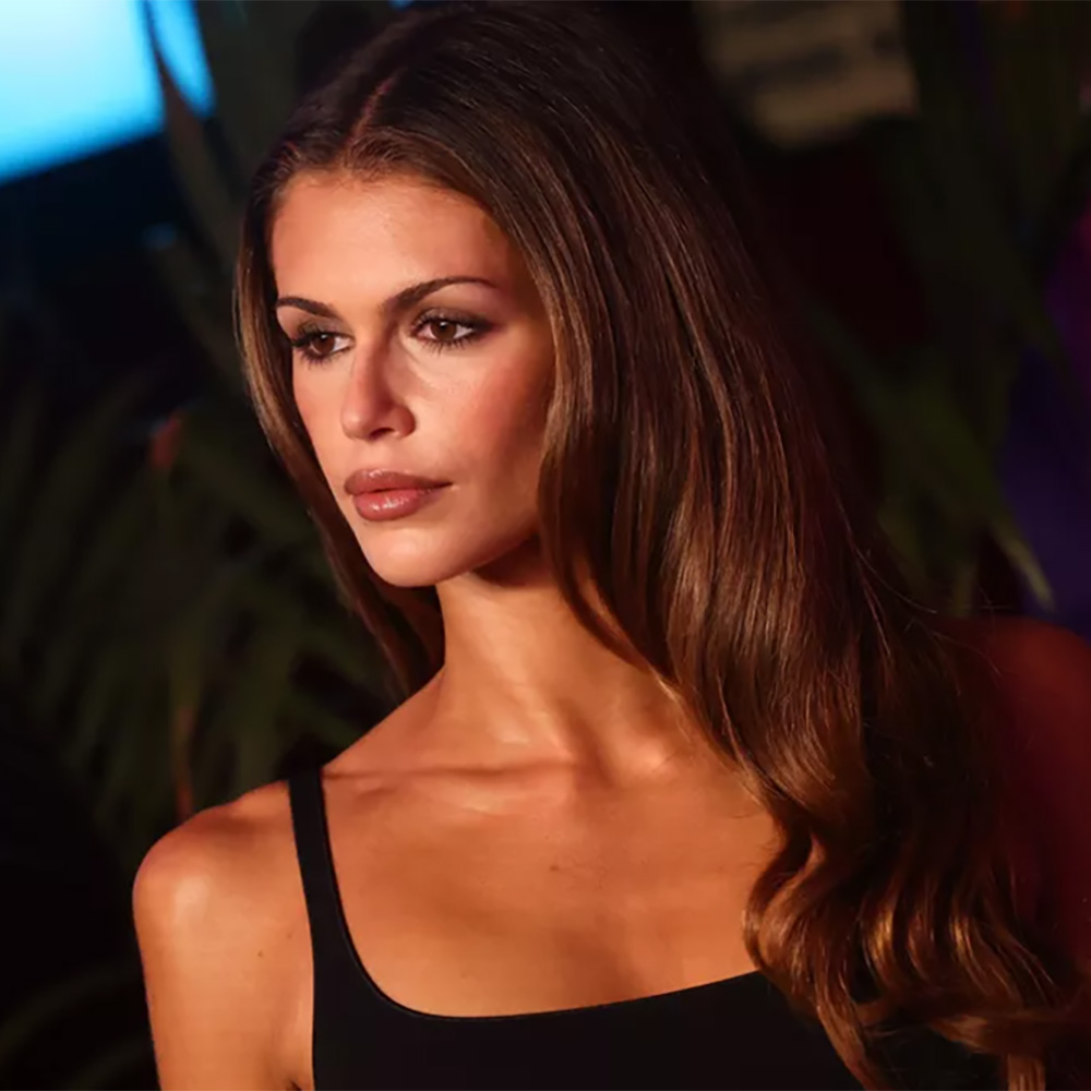 「自分は憑依されていると言われた」シンディ・クロフォードの娘カイア・ガーバー、除霊を受けた過去を告白。