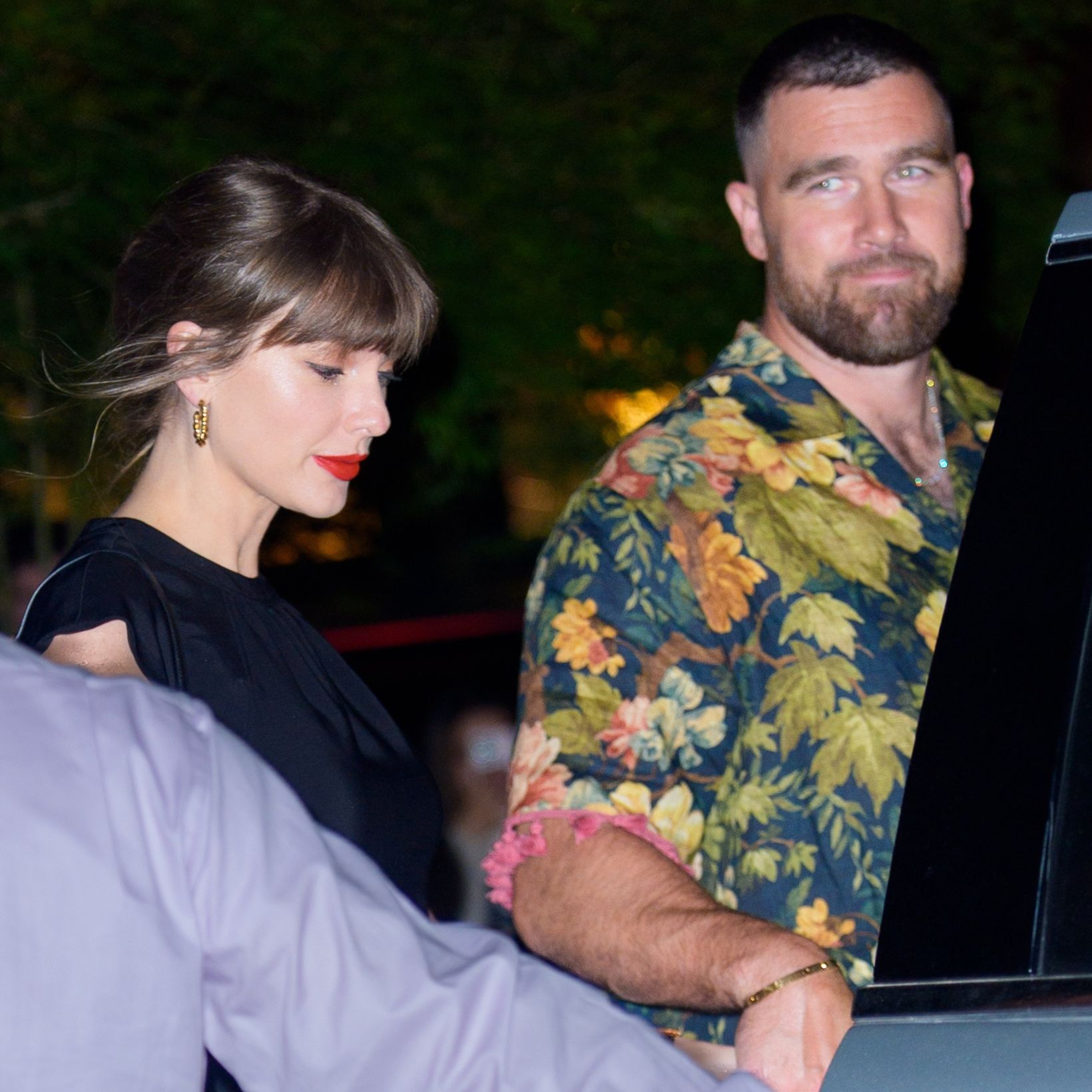 「人生最高の夜だった」トラヴィス・ケルシー、テイラー・スウィフトとの「クレイジーな結婚式」について初めて語る。