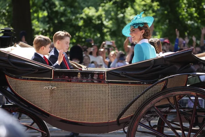 archie-et-lilibet-face-a-george-charlotte-et-louis-quand-une-generation-d-enfants02 | madameFIGARO.jp(フィガロジャポン)