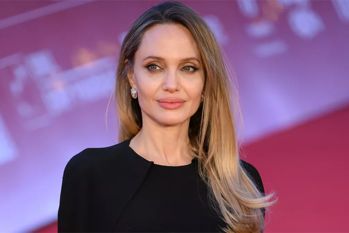 260909-angelina-jolie-thum3.jpg