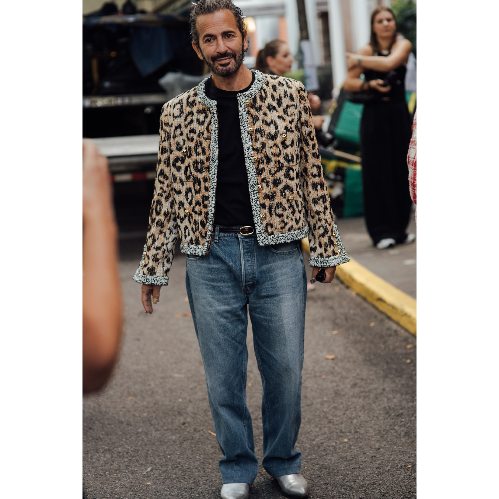 シャネルはジーンズと合わせるのが新定番？ NYファッションウィークで見つけた着こなし。