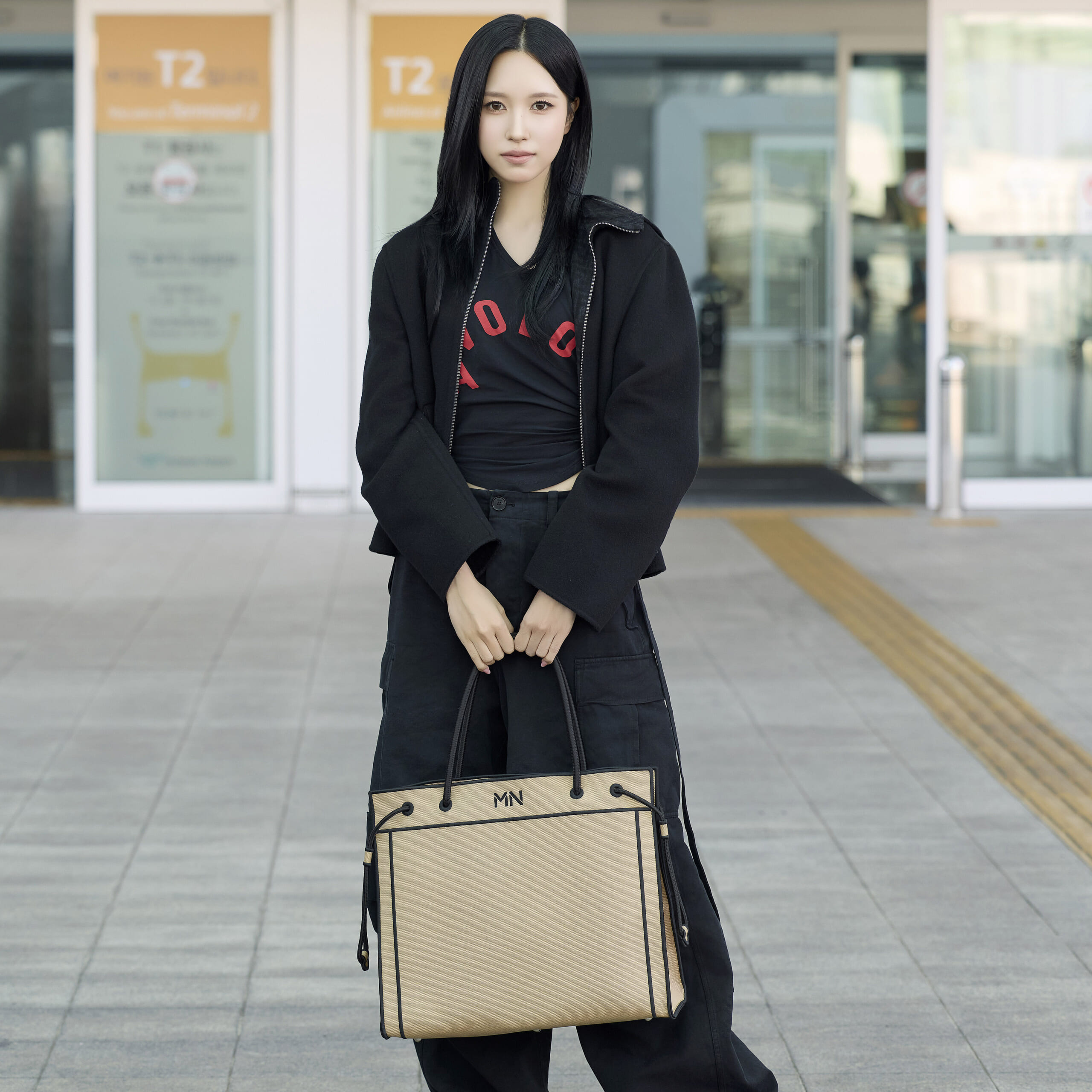 TWICE･MINA、フェンディを纏ってミラノへ！2027年春夏コレクションに出席。