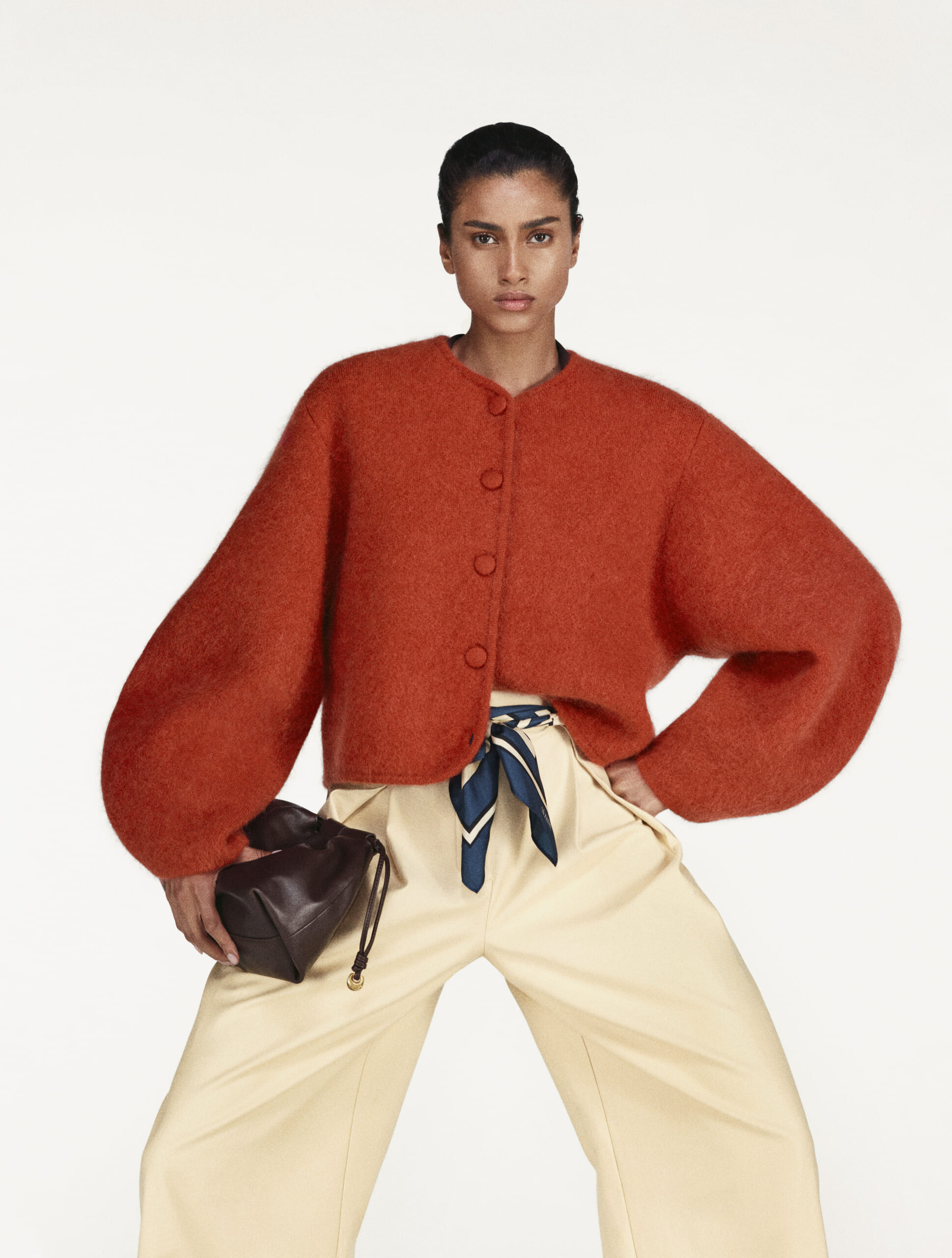 S262GIL035A_006_RGB_HD | madameFIGARO.jp(フィガロジャポン)