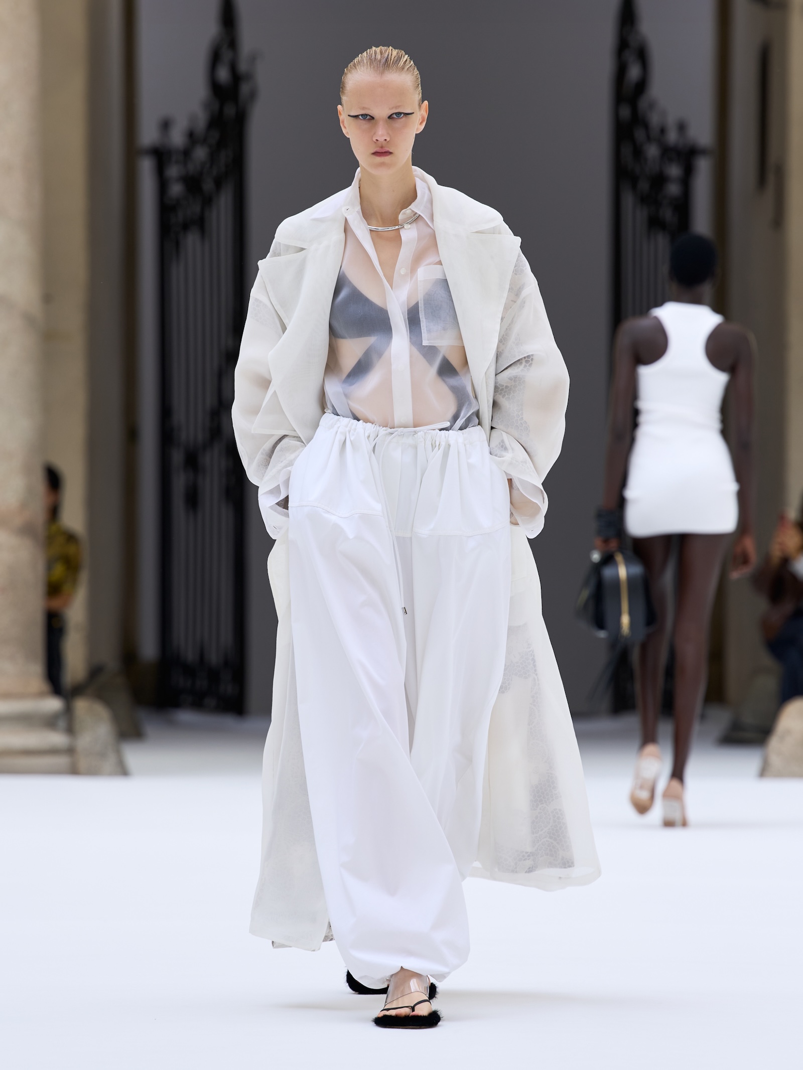 Photo Daniele Oberrauch Gorunwaycom | madameFIGARO.jp(フィガロジャポン)