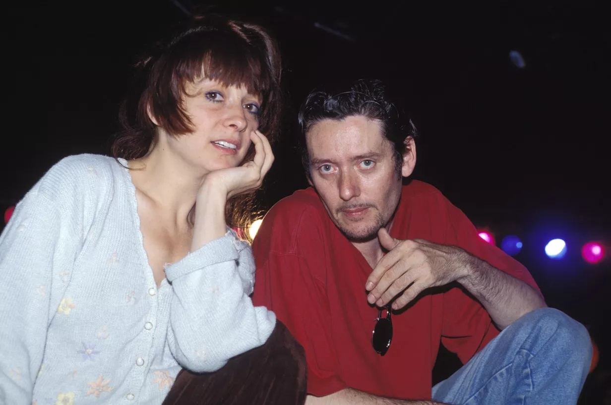 1994年、カサブランカのコンサートで演奏するレ・リタ・ミツコのカトリーヌ・ランジェとフレッド・シシャン