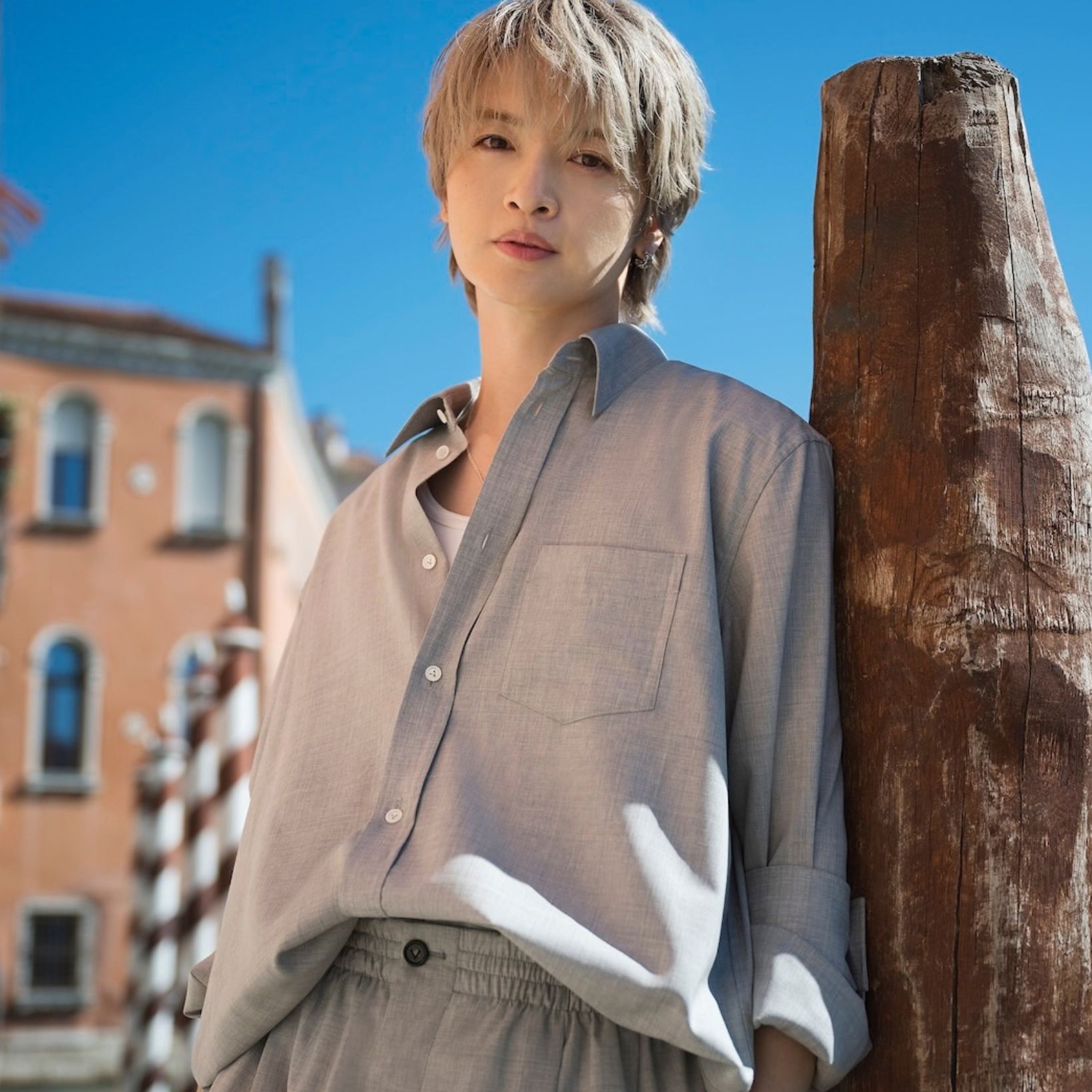 玉森裕太、ボッテガ・ヴェネタを纏ってヴェネツィアを堪能！