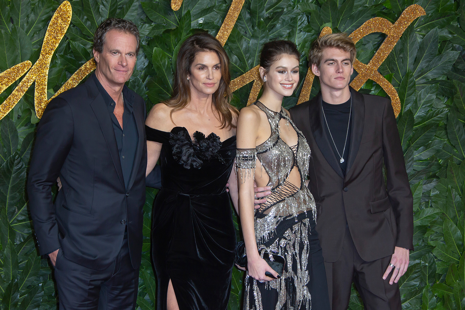 20261020-cindy-crawford-presley-gerber-message-1600 | madameFIGARO.jp(フィガロジャポン)