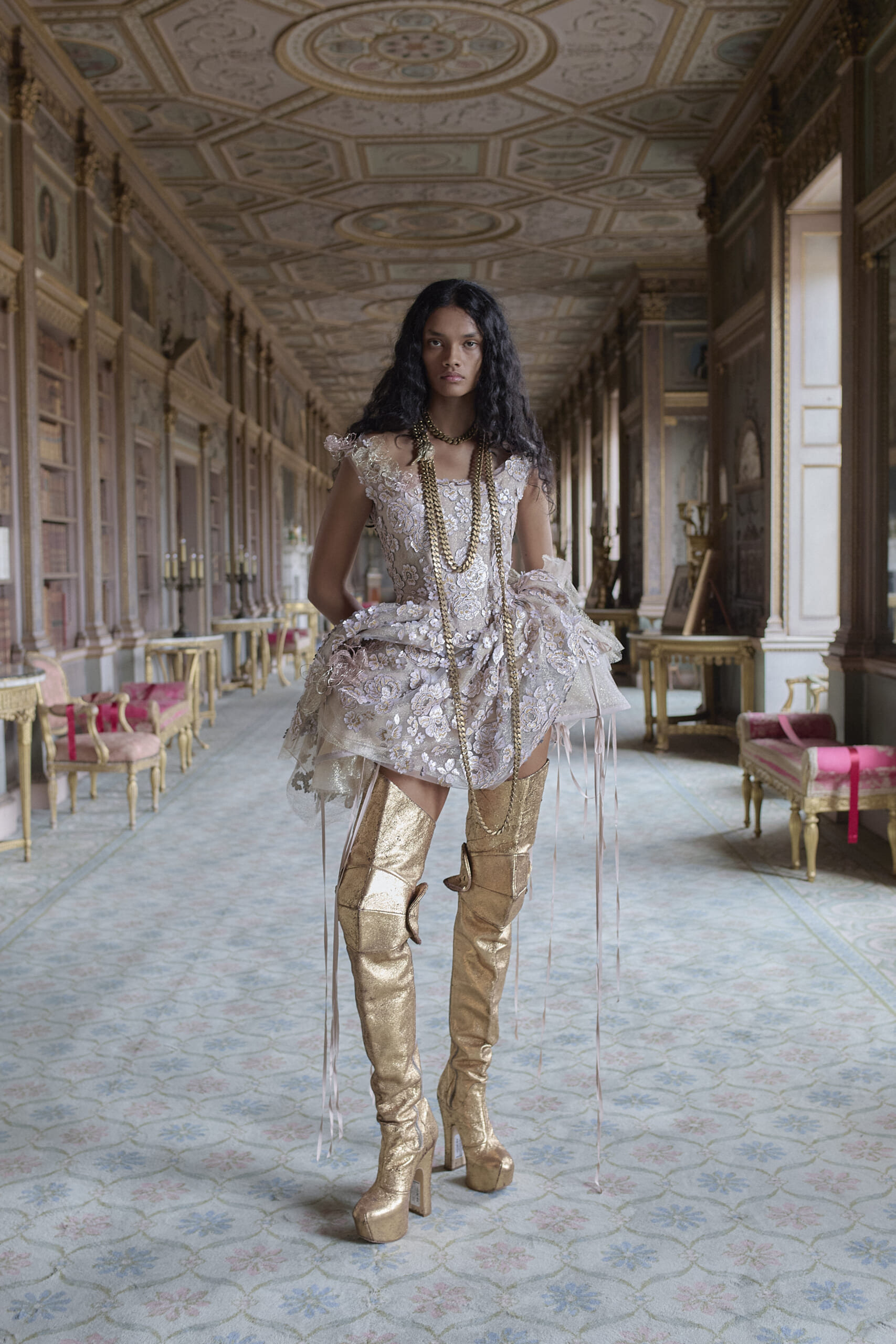 260827_VIVIENNE_WESTWOOD_BRIDAL__COUTURE_2027_S02_015_HLNRT_RGB | madameFIGARO.jp(フィガロジャポン)